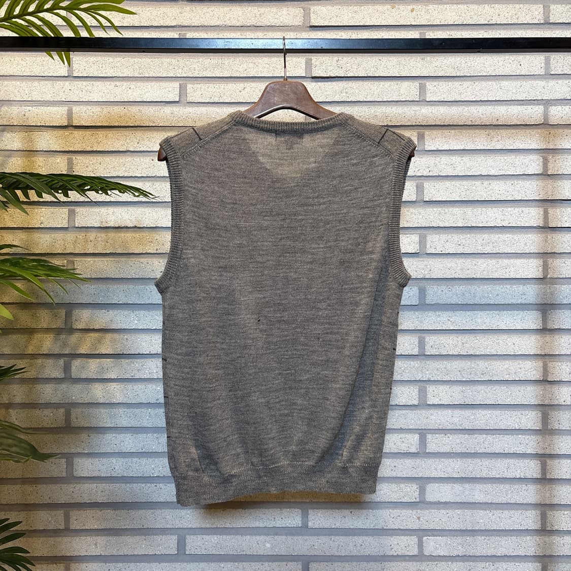 MCM 미니멀 울 베스트 자수로고 격자패턴 디테일 그레이 상품이미지3