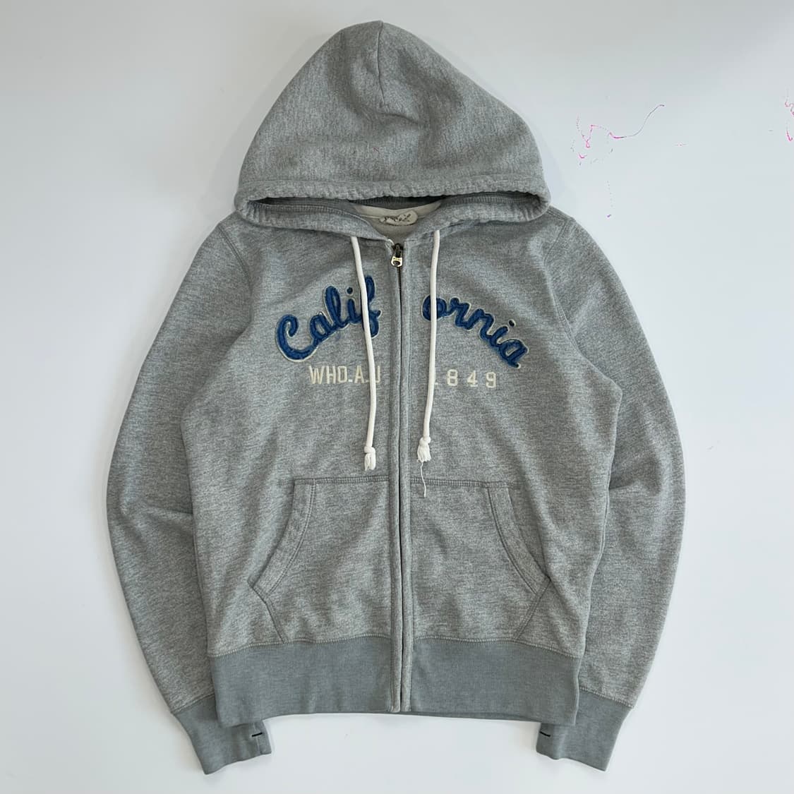 Who.A.U 후아유 블루 레터링 그레이 후드집업 상품이미지3