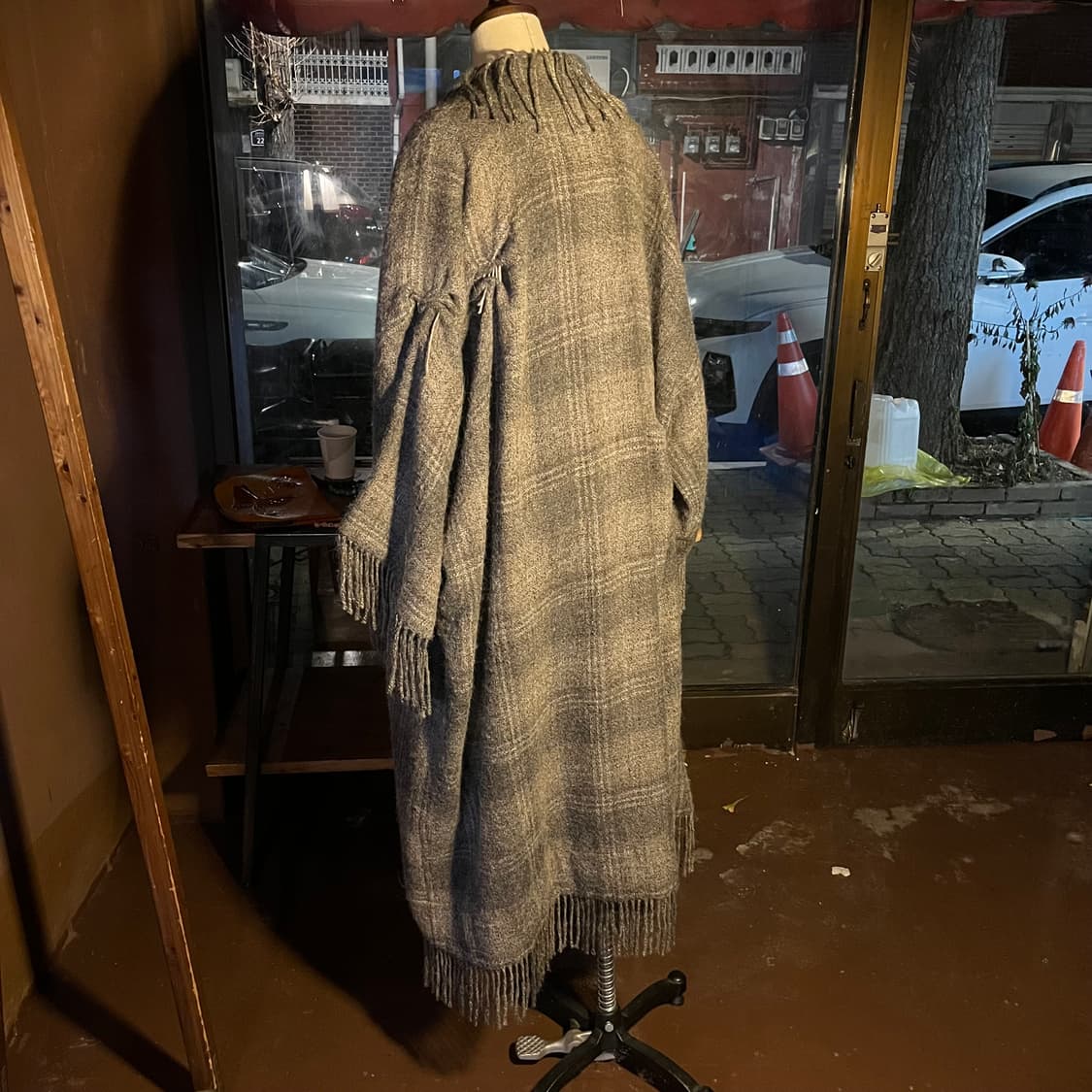 ISSEY MIYAKE Permanente 알파카 울 판초 코트 상품이미지3