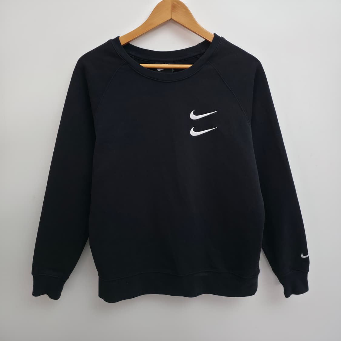 [S] 나이키 더블 스우시 블랙 맨투맨 상품이미지1