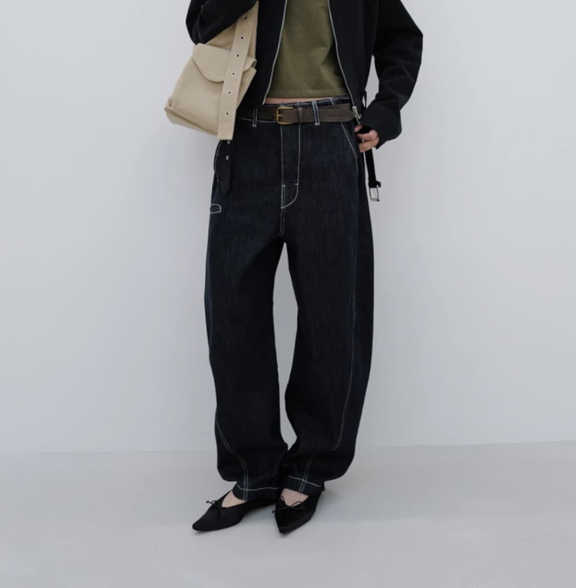 DEINET CURVED DENIM PANTS 다이닛 커브드팬츠 상품이미지1