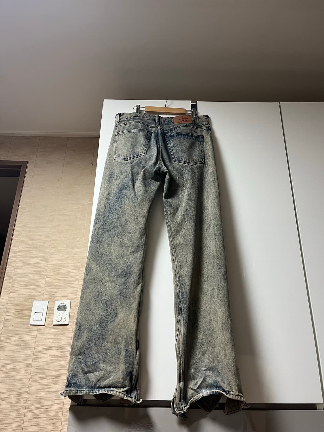 [30] 와이프로젝트 튜더 디스트로이드 스플릿 헴 데님팬츠 상품이미지2