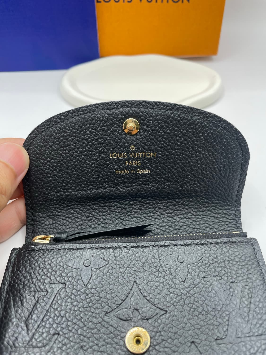 루이비통 비즈니스 카드 홀더 모노그램 엠보스 레더 블랙 상품이미지1