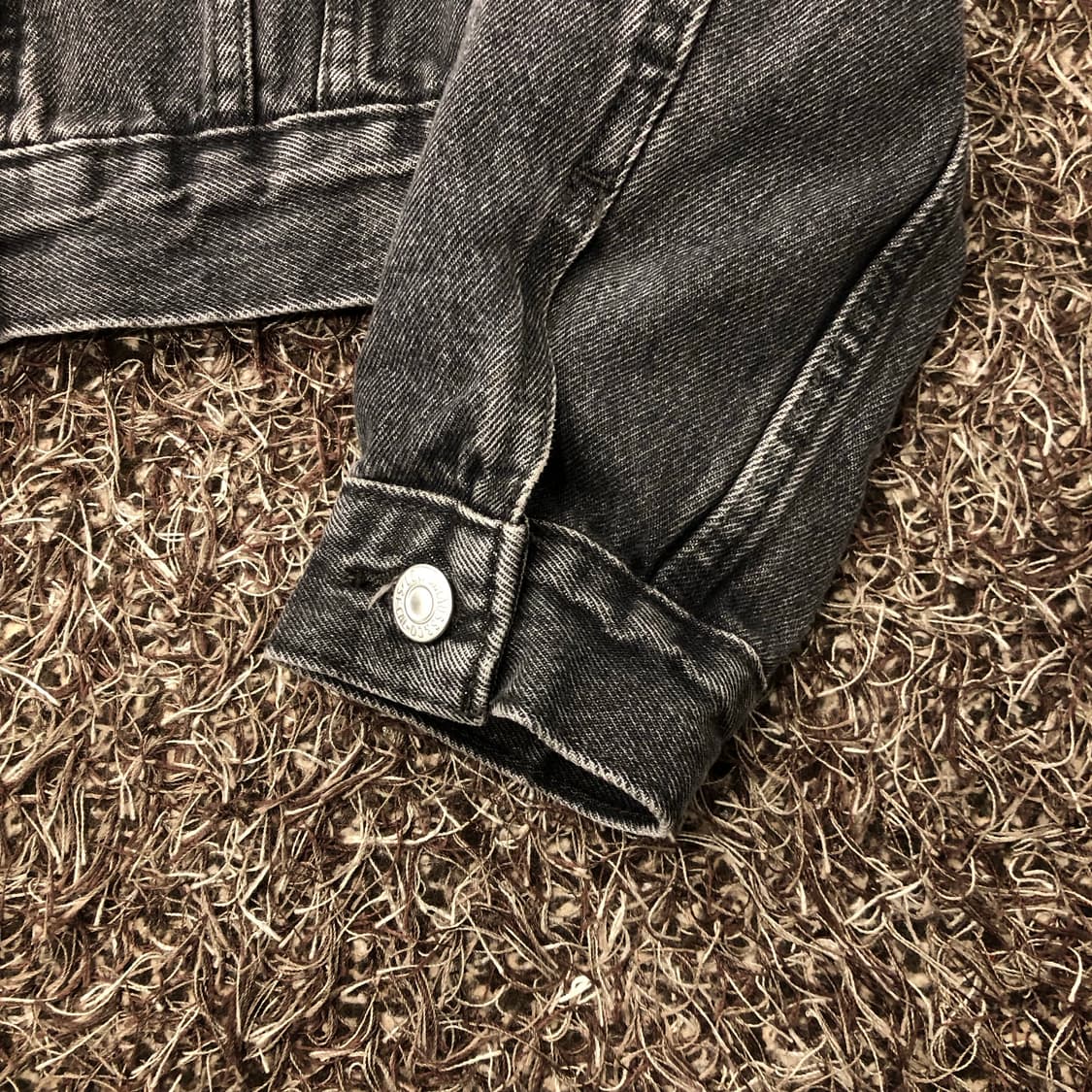 리바이스 흑청 워싱 데님 트러커 자켓 상품이미지3