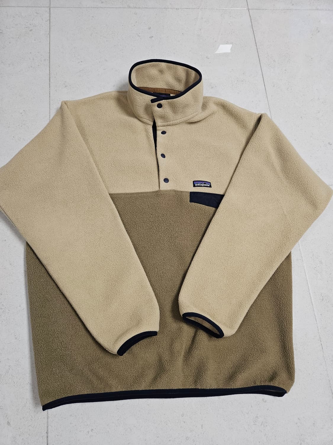 파타고니아 신칠라 L 베이지 탄 상품이미지1