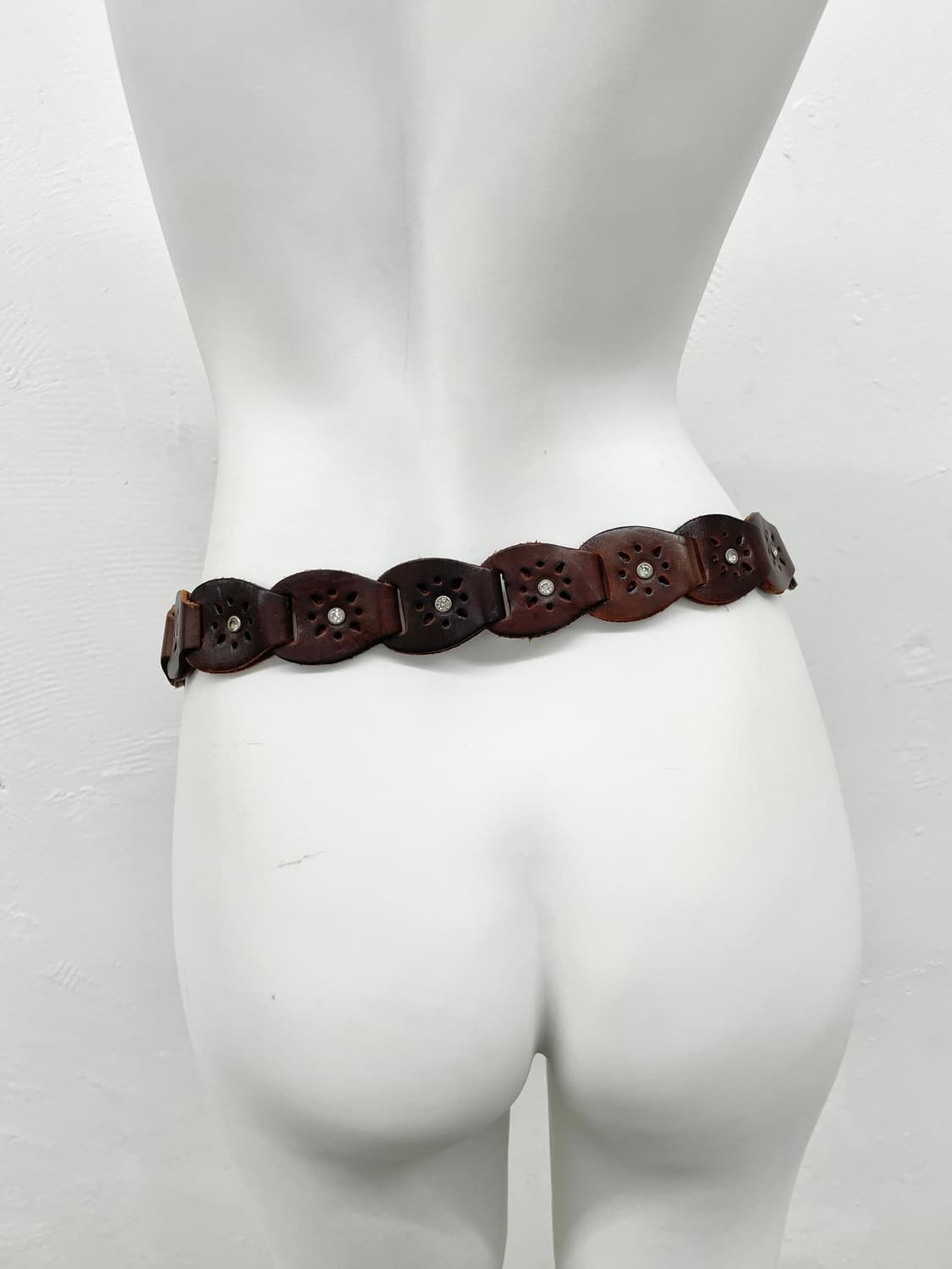 리얼레더 절개 디테일 큐빅 버클 벨트 상품이미지4