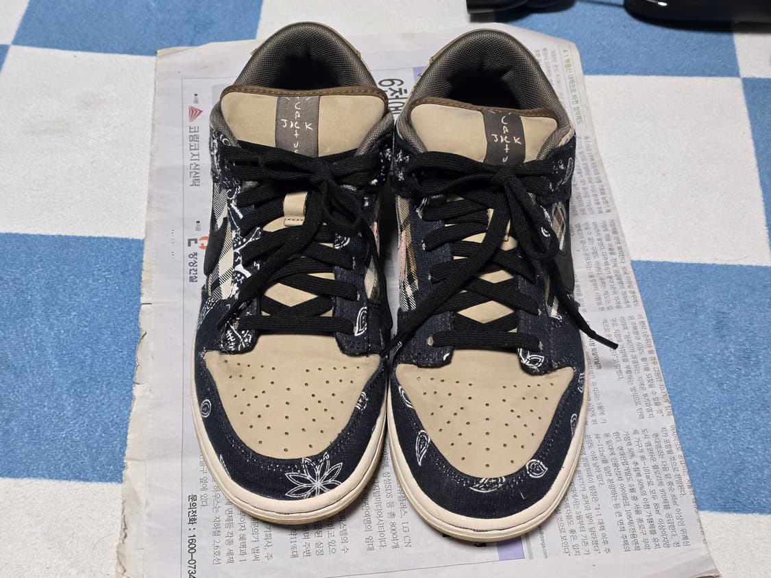 [250] 나이키 트래비스 스캇 SB 덩크 로우 상품이미지2