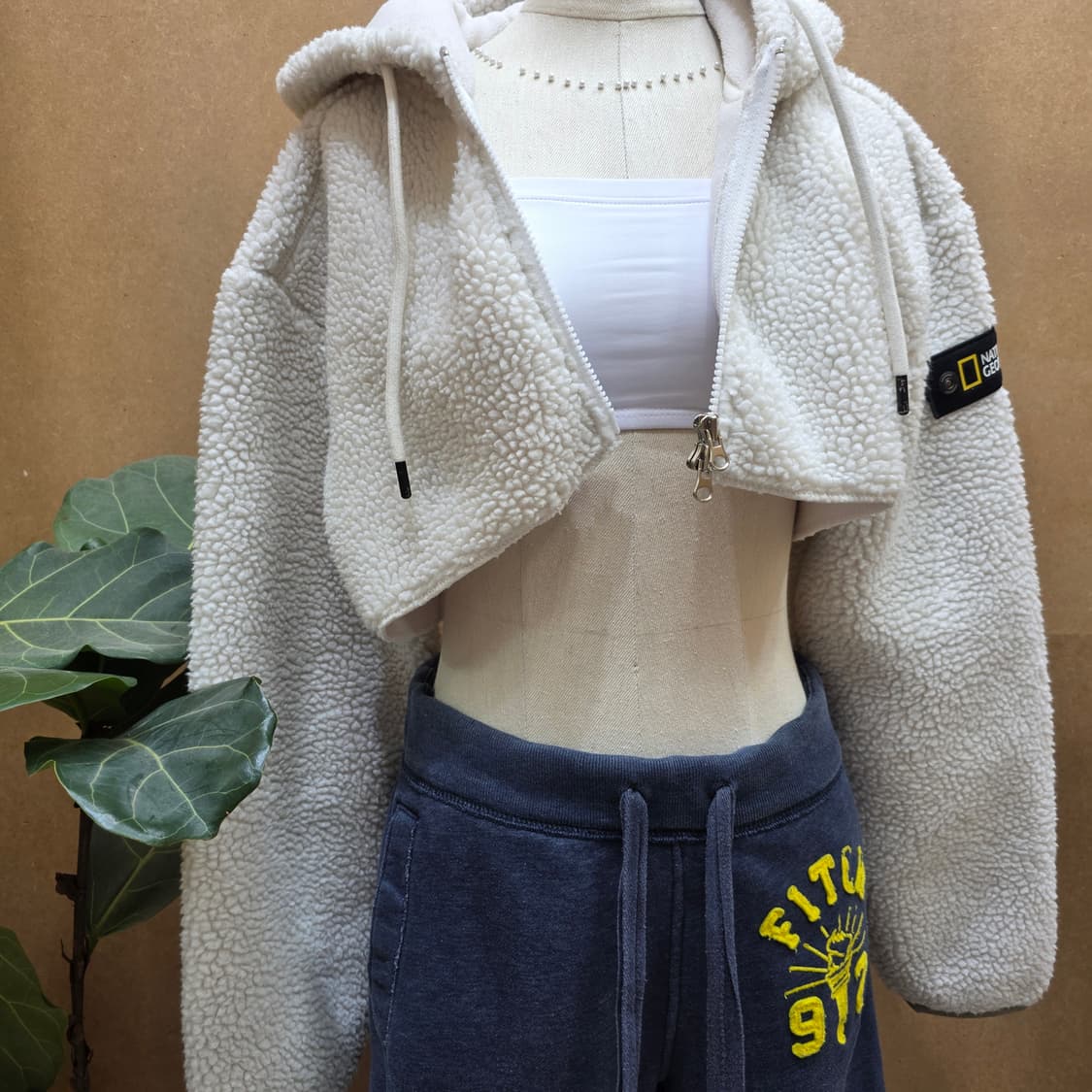 내셔널지오그래픽 언더붑 크롭탑 후드집업 상품이미지4