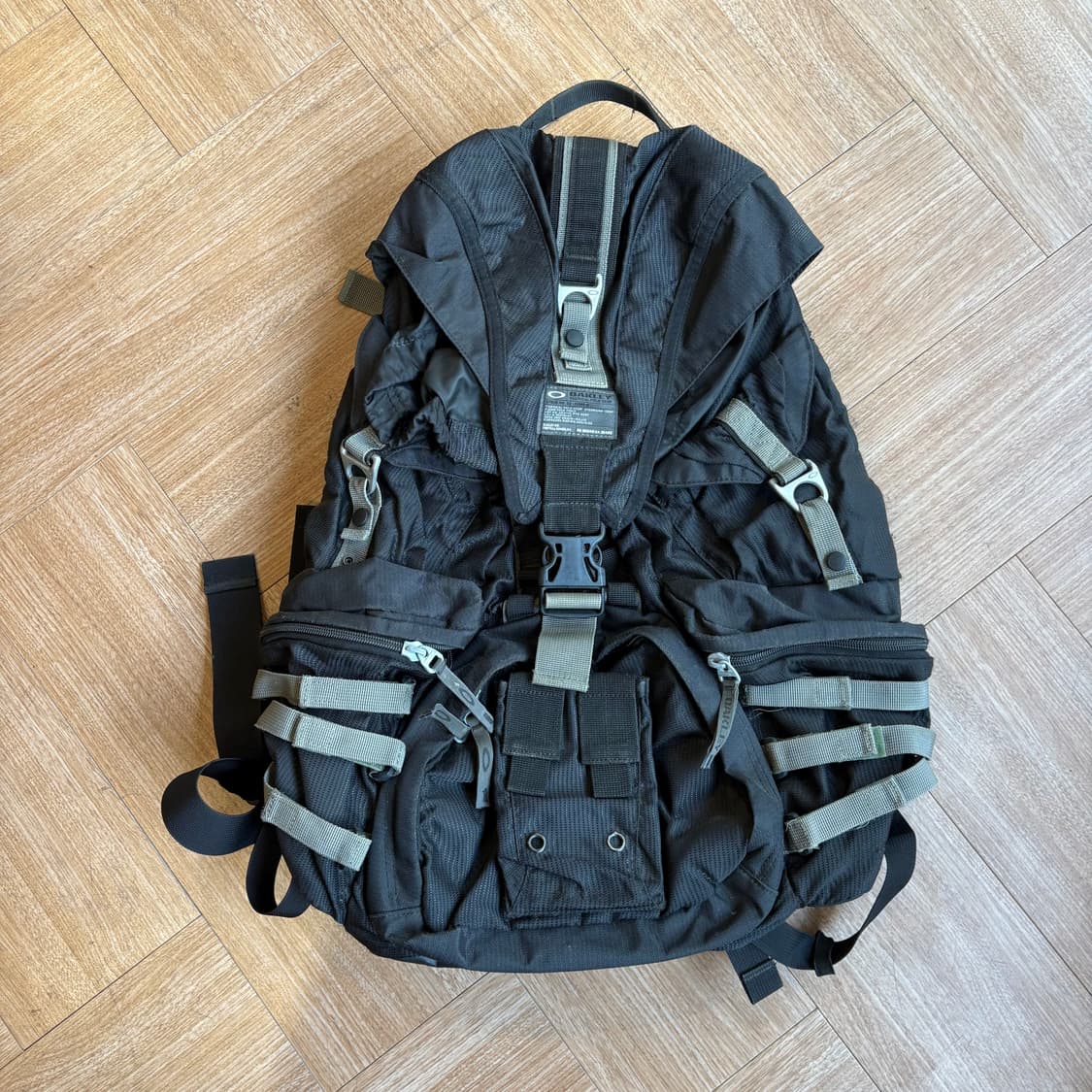 오클리 택티컬 필드 기어 백팩 상품이미지2