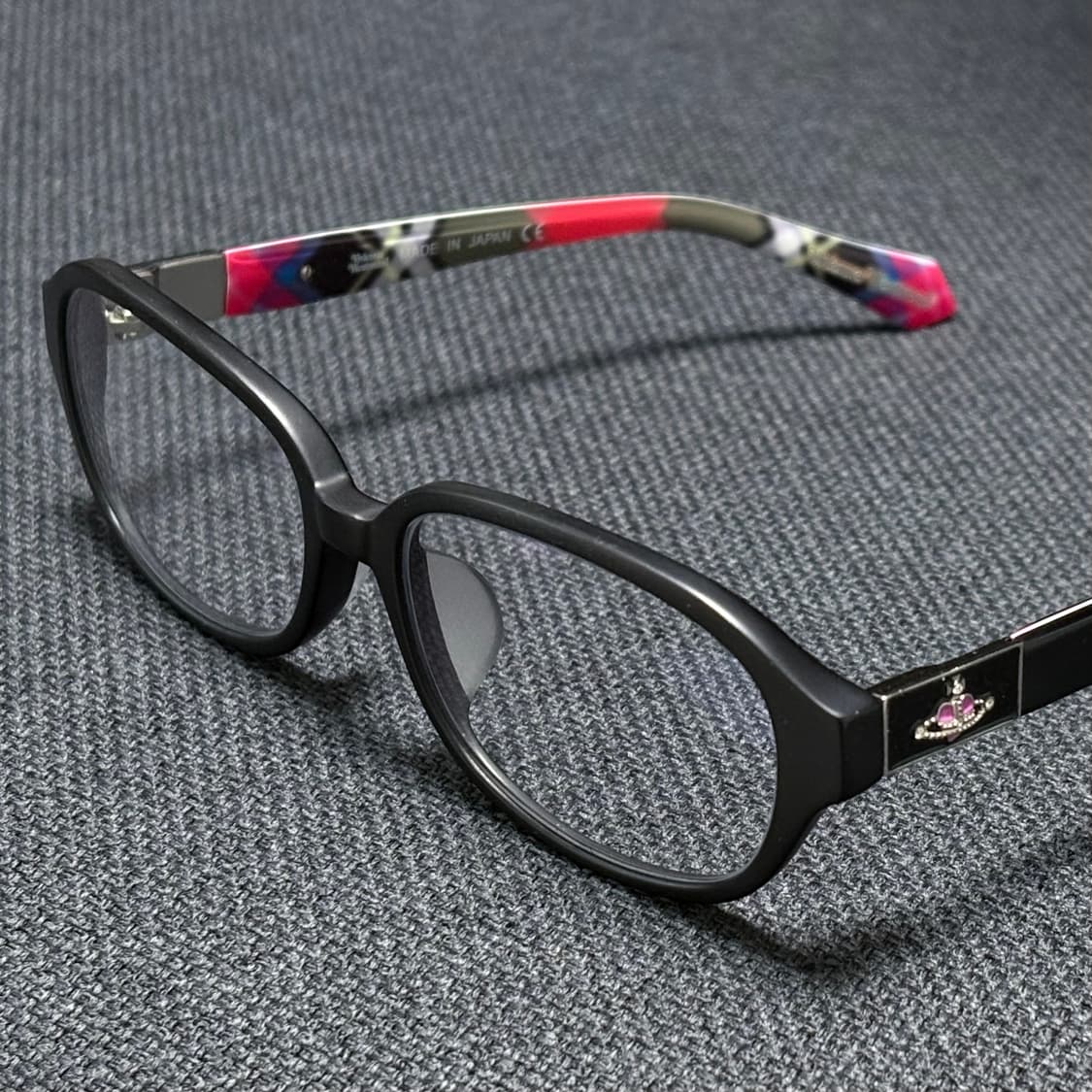 비비안웨스트우드 체크 뿔테 안경 (블루라이트 렌즈) 상품이미지1