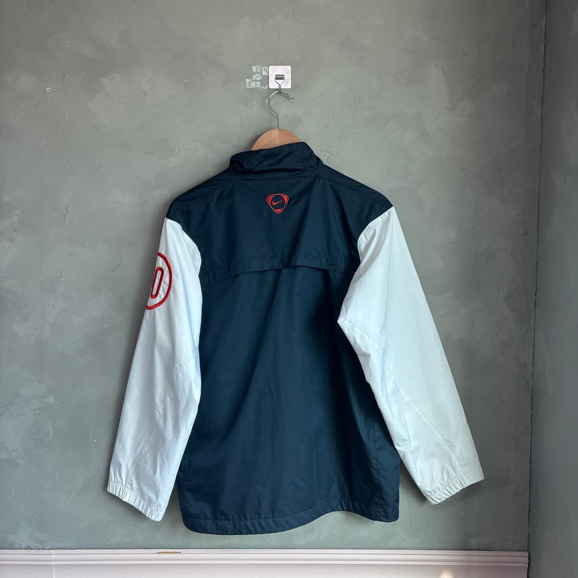 나이키 스우시 T90 바람막이 화이트 네이비 상품이미지4