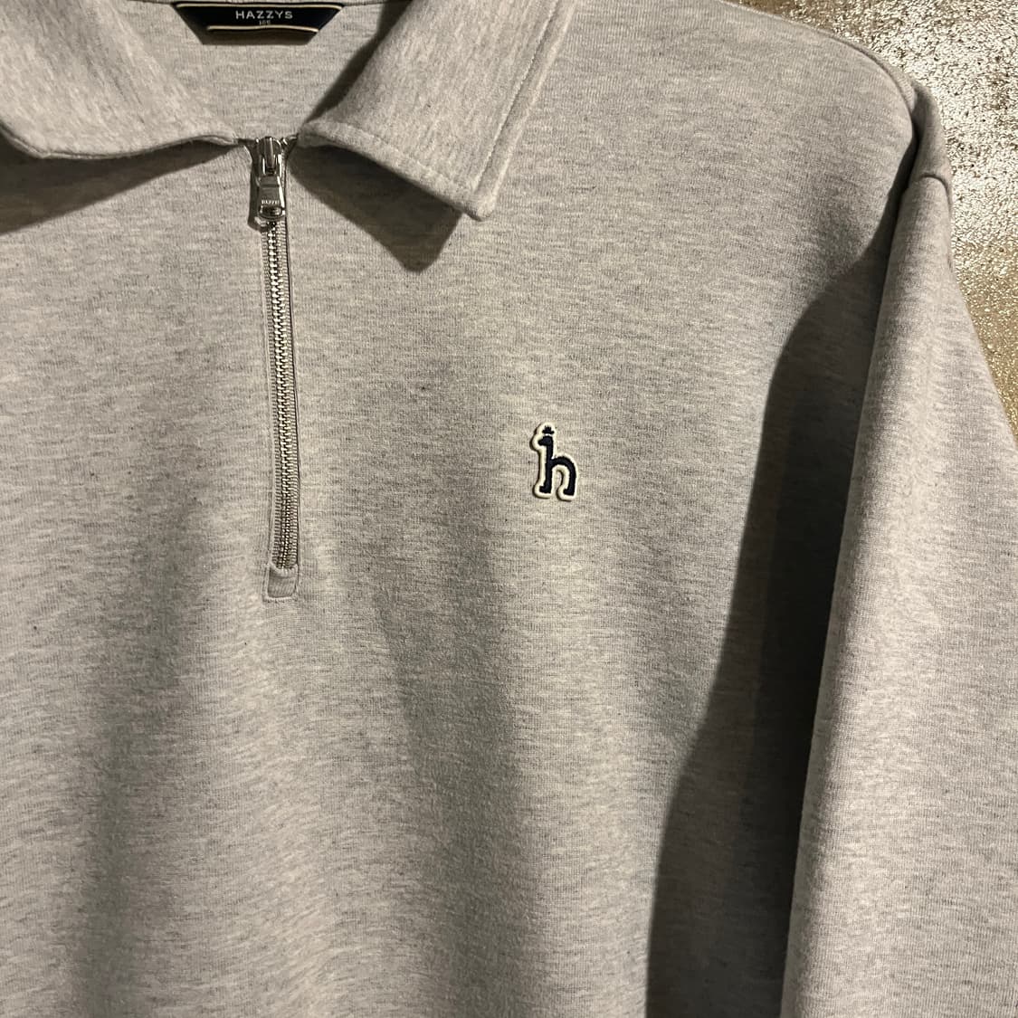 헤지스 반집업 맨투맨 상품이미지2