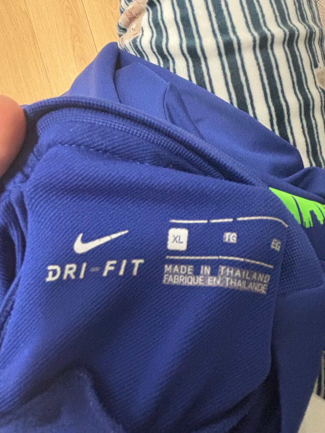 나이키 드릴탑 팔아요 상품이미지5