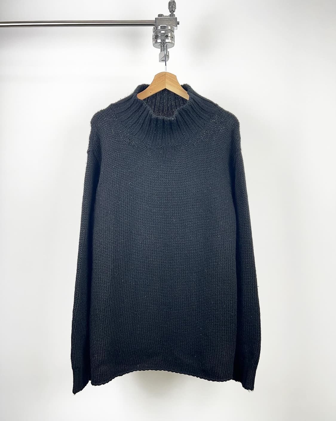 마가렛호웰 블랙 터틀넥 니트 스웨터 상품이미지1