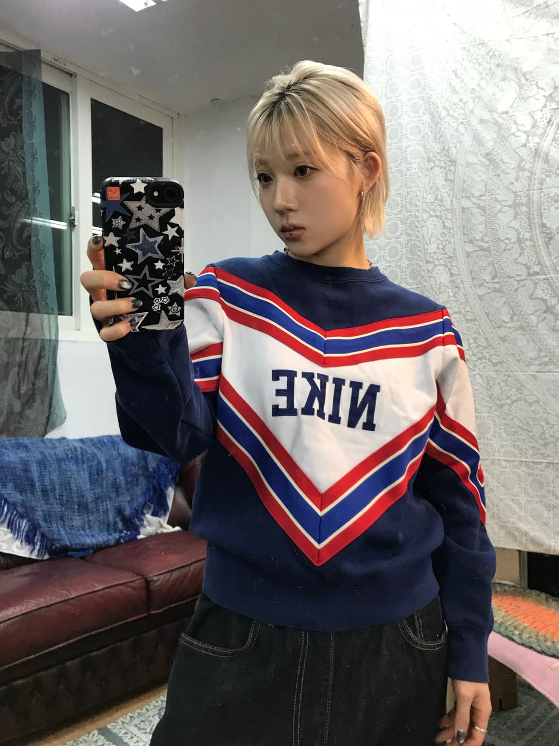 나이키 여성 자수 빅로고 기모 크롭 맨투맨 상품이미지1