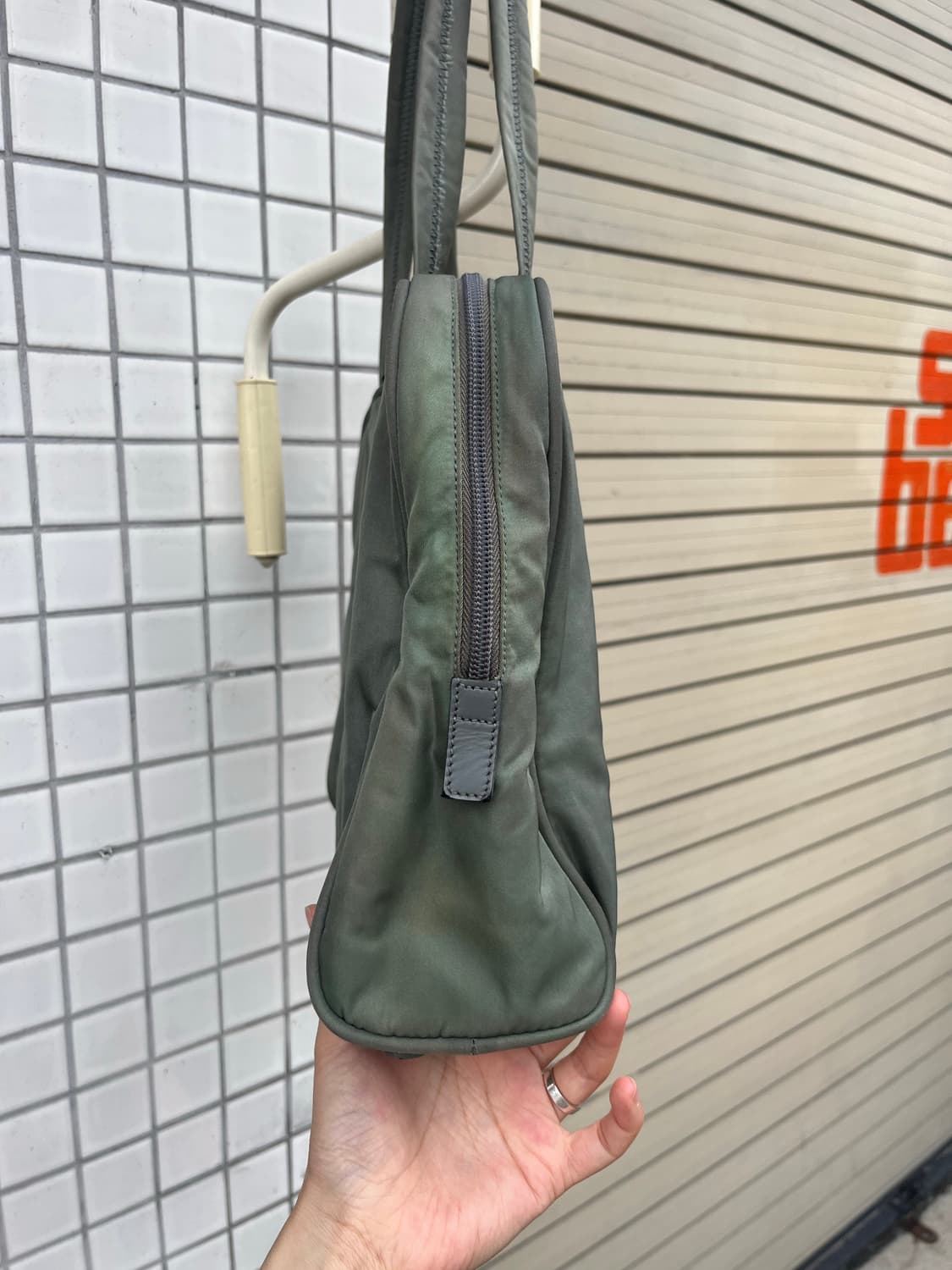 프라다 나일론 포코노 숄더백 상품이미지3