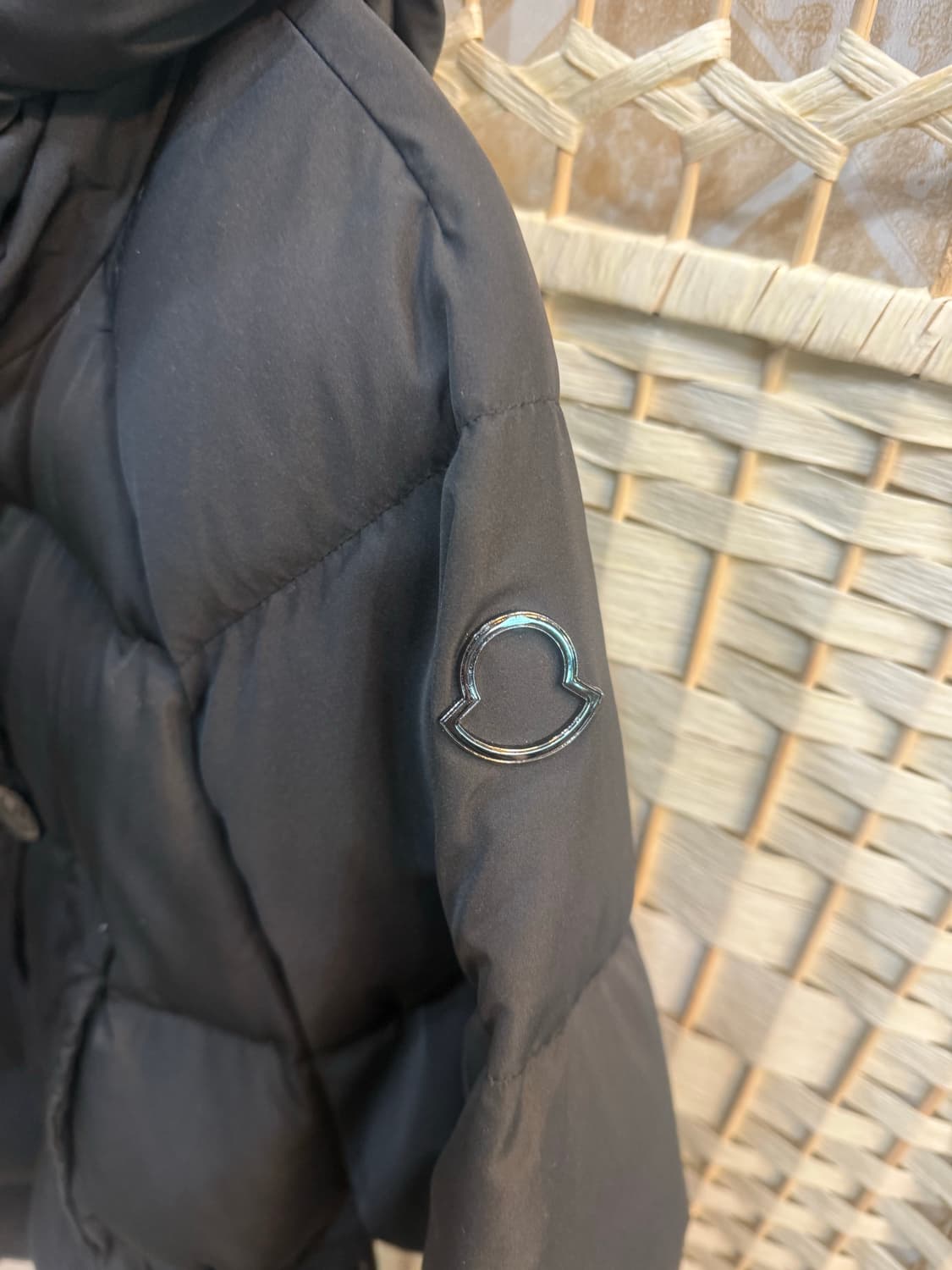 1/66 정품 몽클레어 NEDAADE 후드패딩 팝니다 상품이미지2