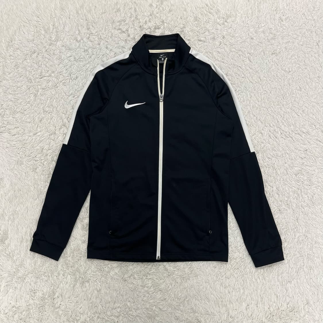 Nike Dri-FIT black jersey 상품이미지4