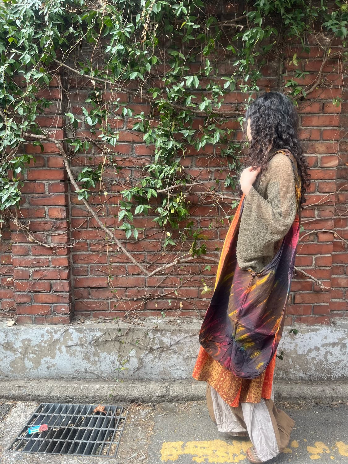 브라운 타이다이 크로스백 상품이미지3