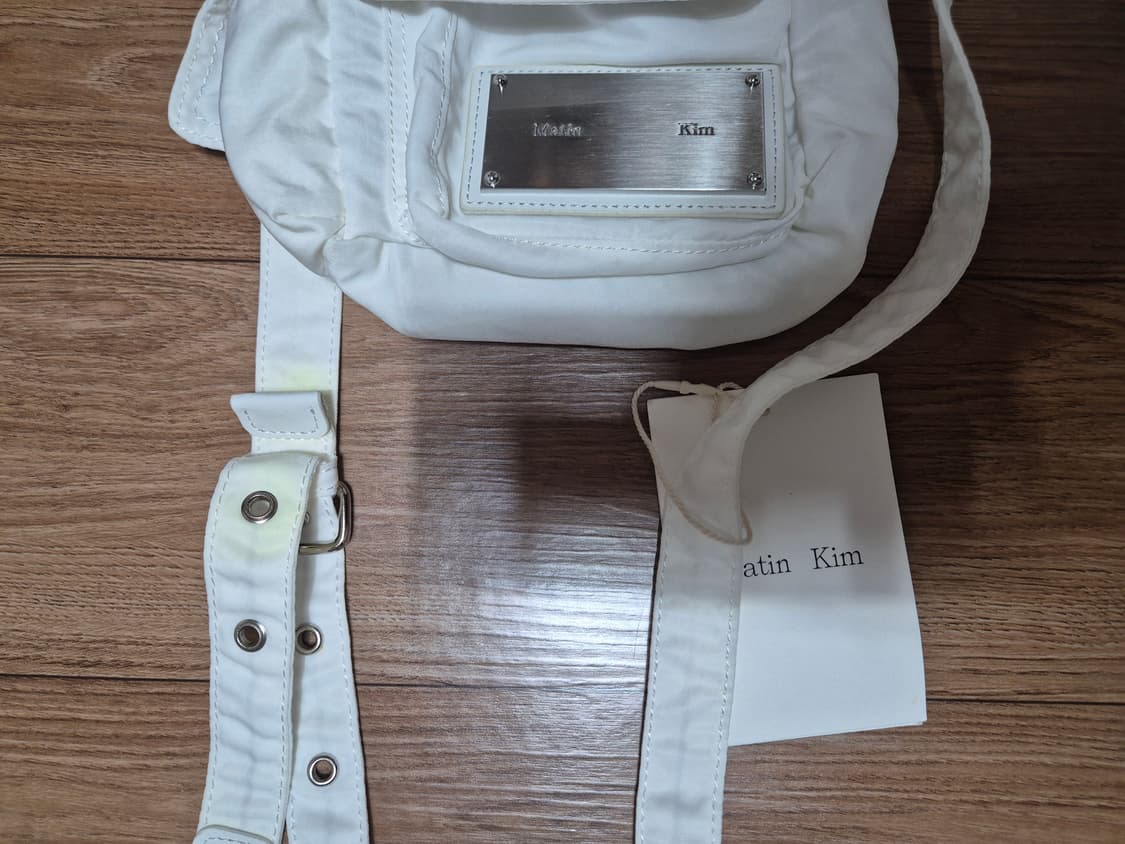(새상품)마뗑킴 카고 크로스 미니백 화이트 상품이미지7