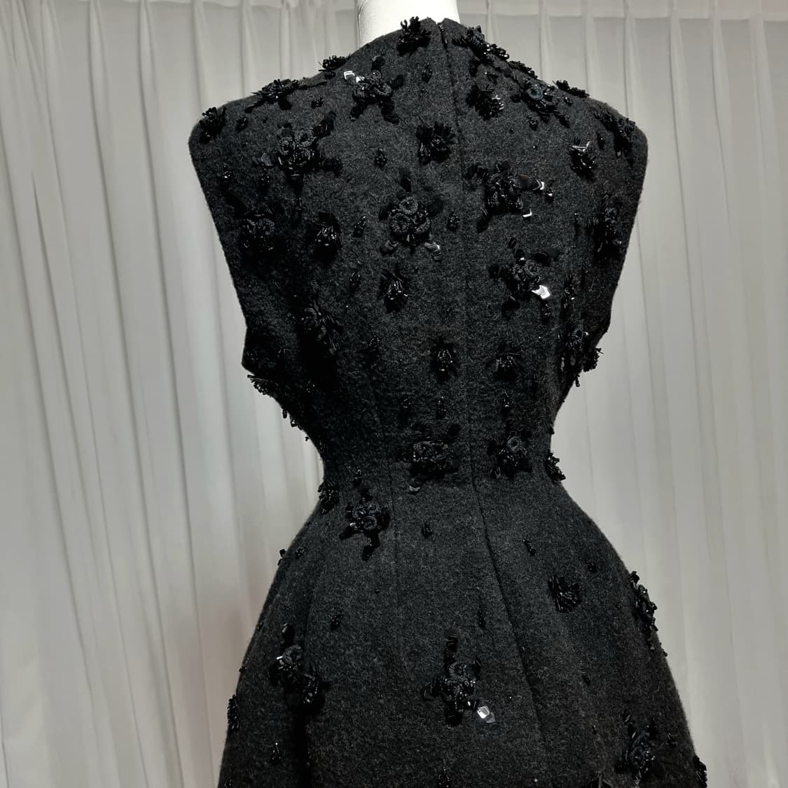 프라다 울100 비즈장식 부클 미니드레스 원피스 (55/40) 상태최상 상품이미지8