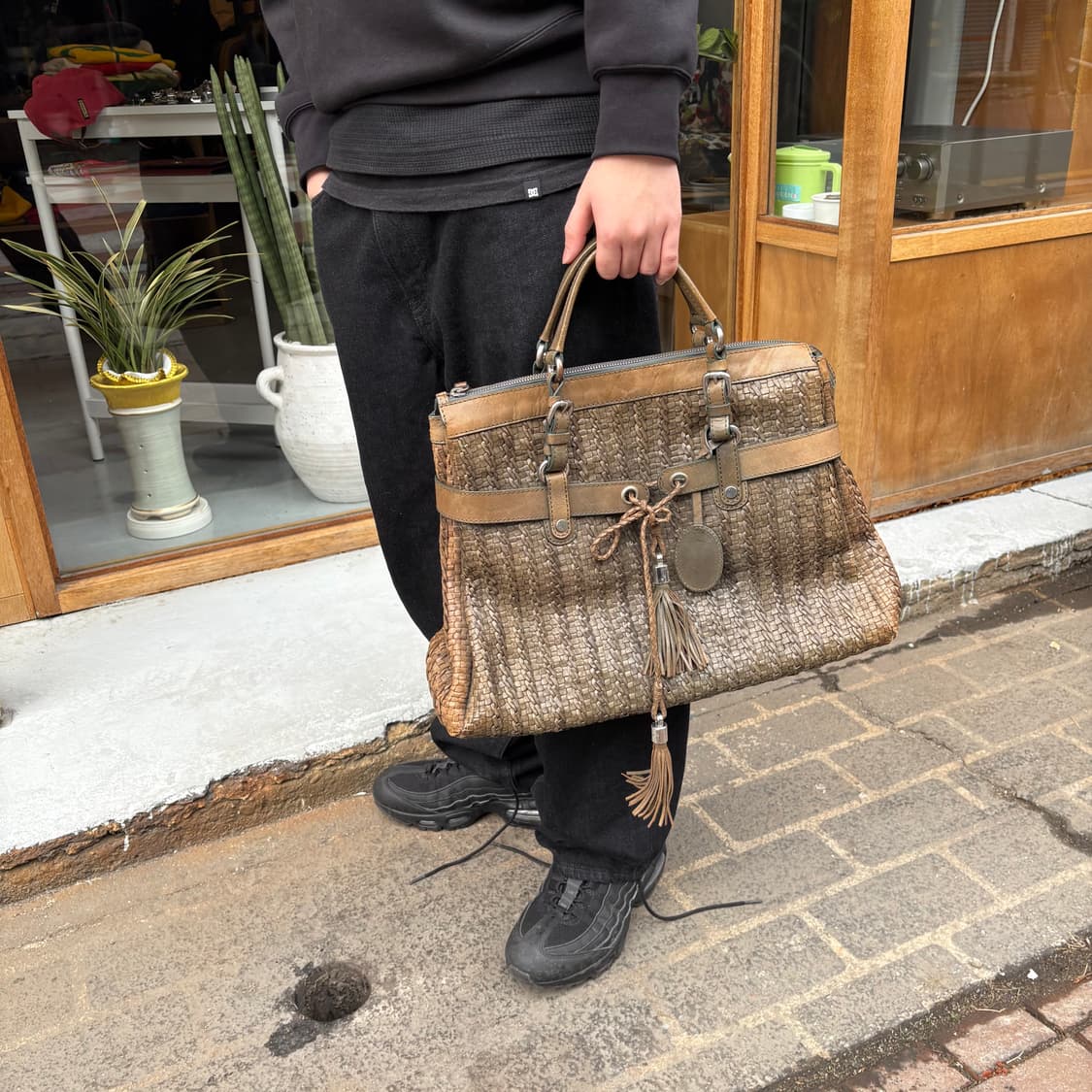 에스카다 브라운 베이지 우븐 레더 테슬 토트백 상품이미지2