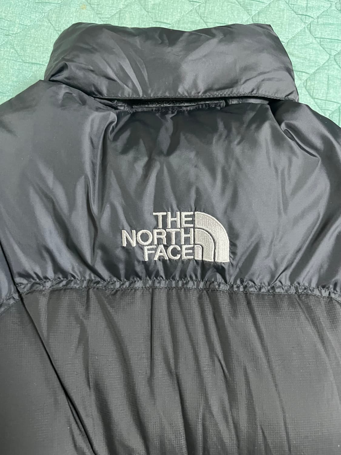 노스페이스 700 중앙로고 패딩 Msize 블랙(무광) 상품이미지10