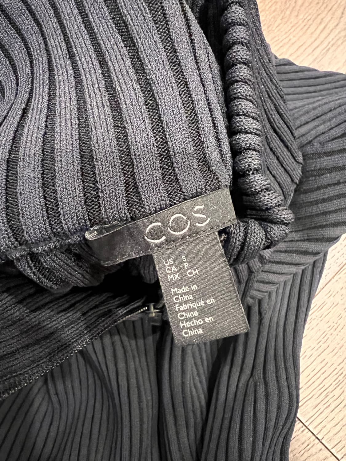 코스 리브드 니티드 집업 자켓 (네이비) 상품이미지6