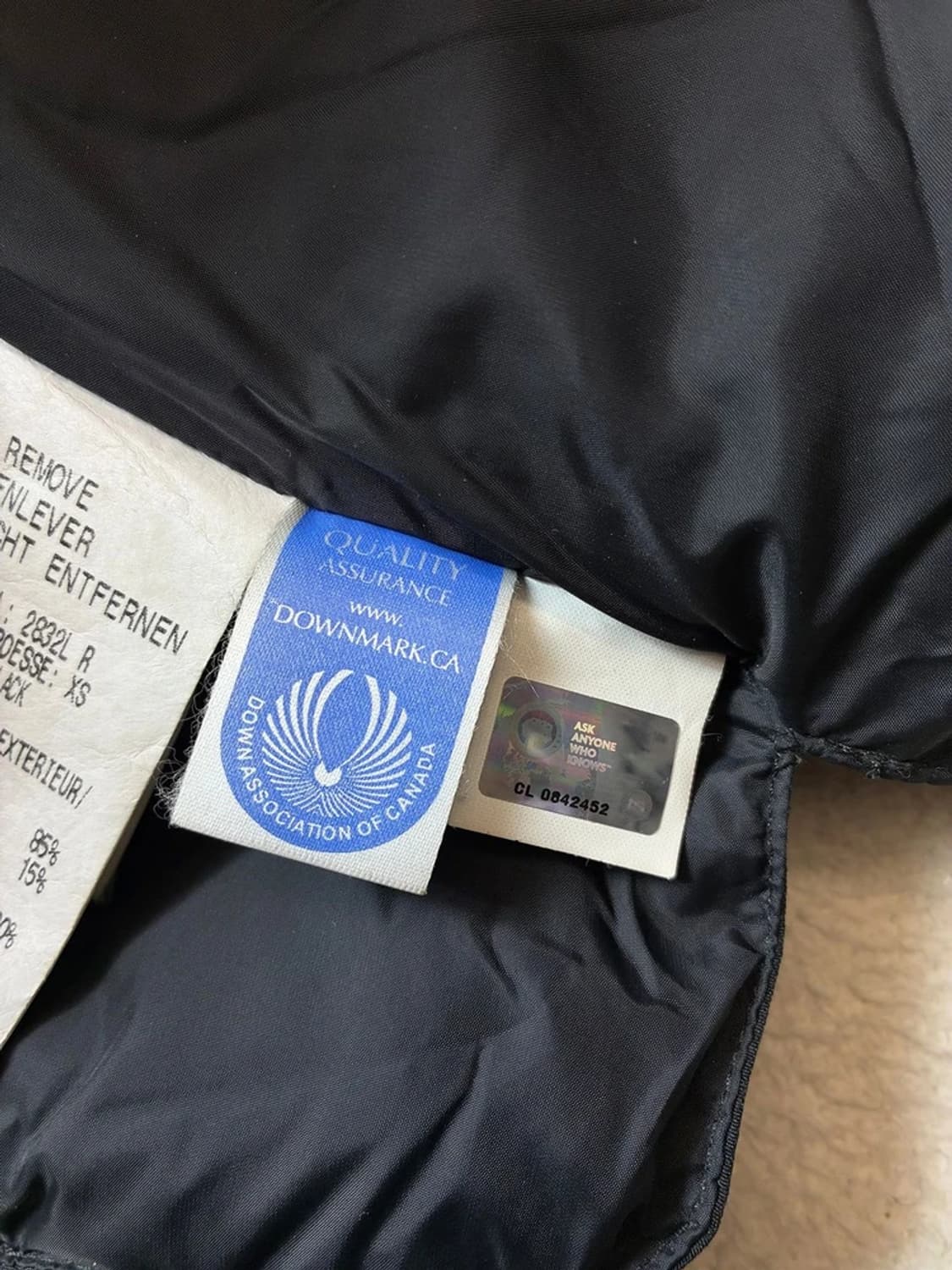 캐나다구스 14FW 경량 로고 와펜 패딩 조끼 PN7733 상품이미지9