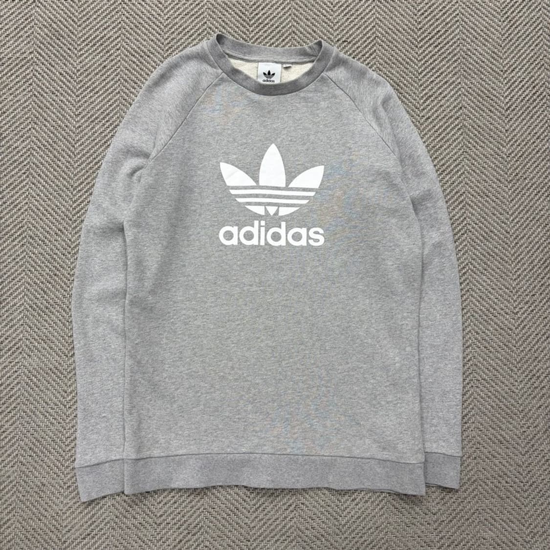 아디다스 베이직 로고 맨투맨 v1989 상품이미지1