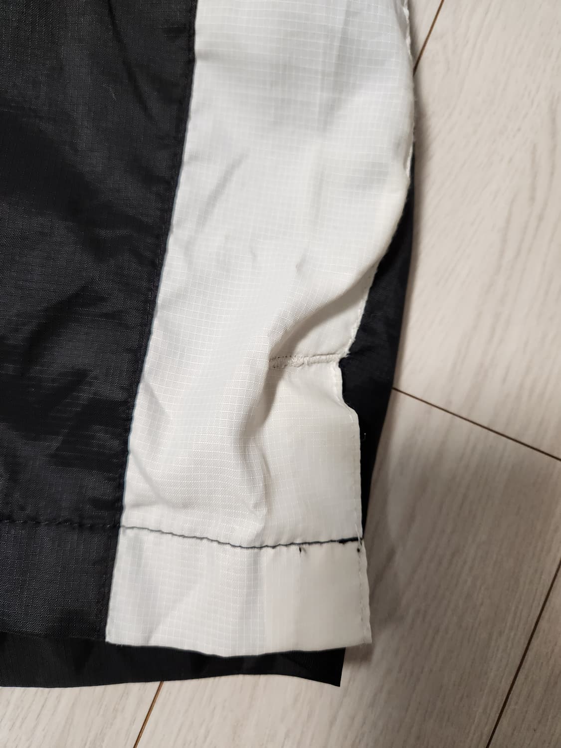 나이키 NSW 우븐 코어 트랙 쇼츠 반바지 사이즈M

오염 하자없이 깨끗 상품이미지5