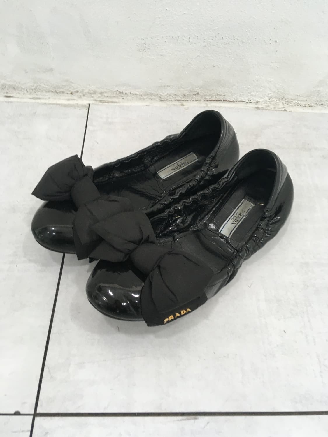 Prada 프라다 리본 플랫슈즈 상품이미지1