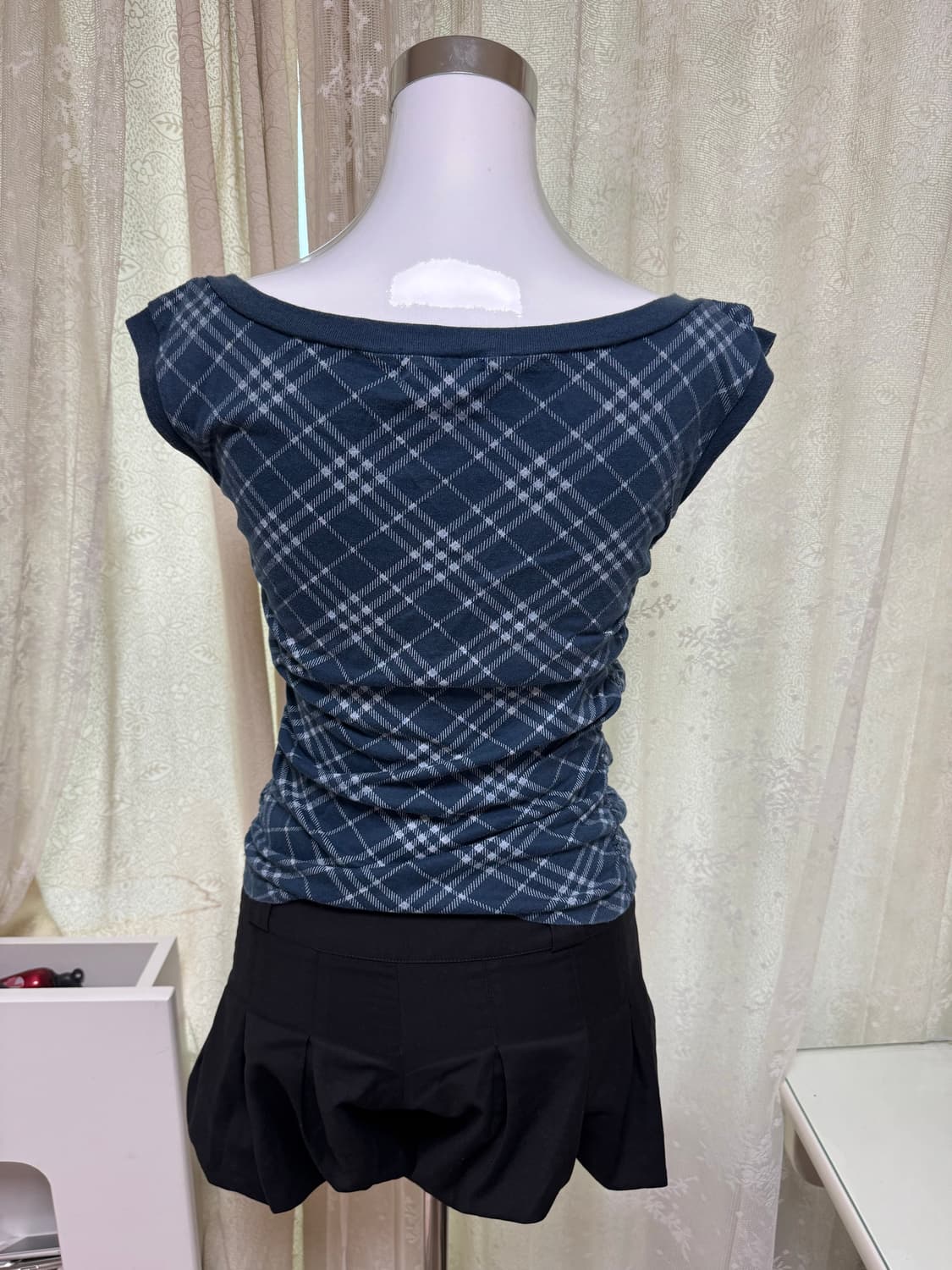 Burberry shirring U-line sleeveless 상품이미지3