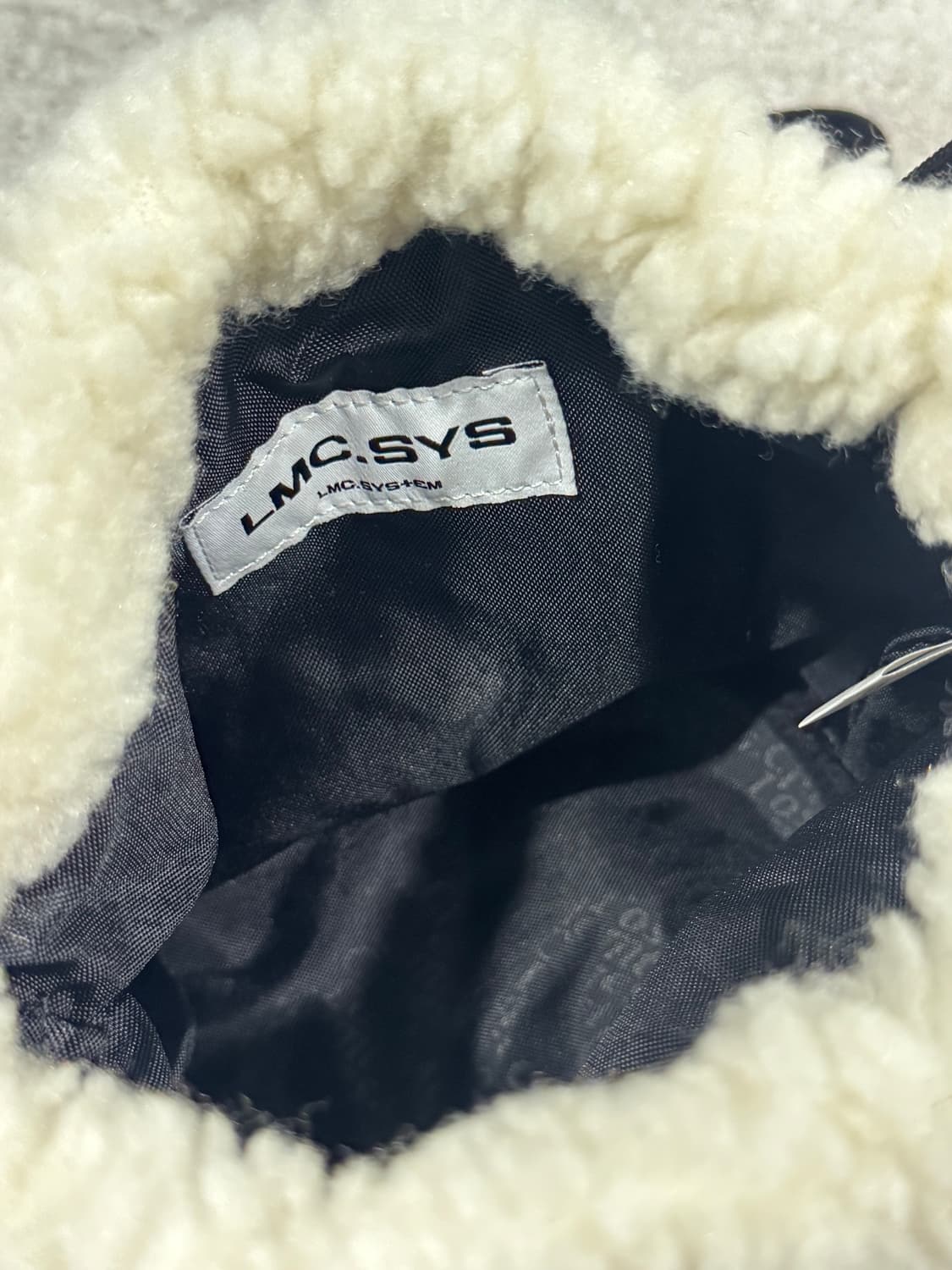 LMC 뽀글이 크로스백 복조리백 상품이미지3