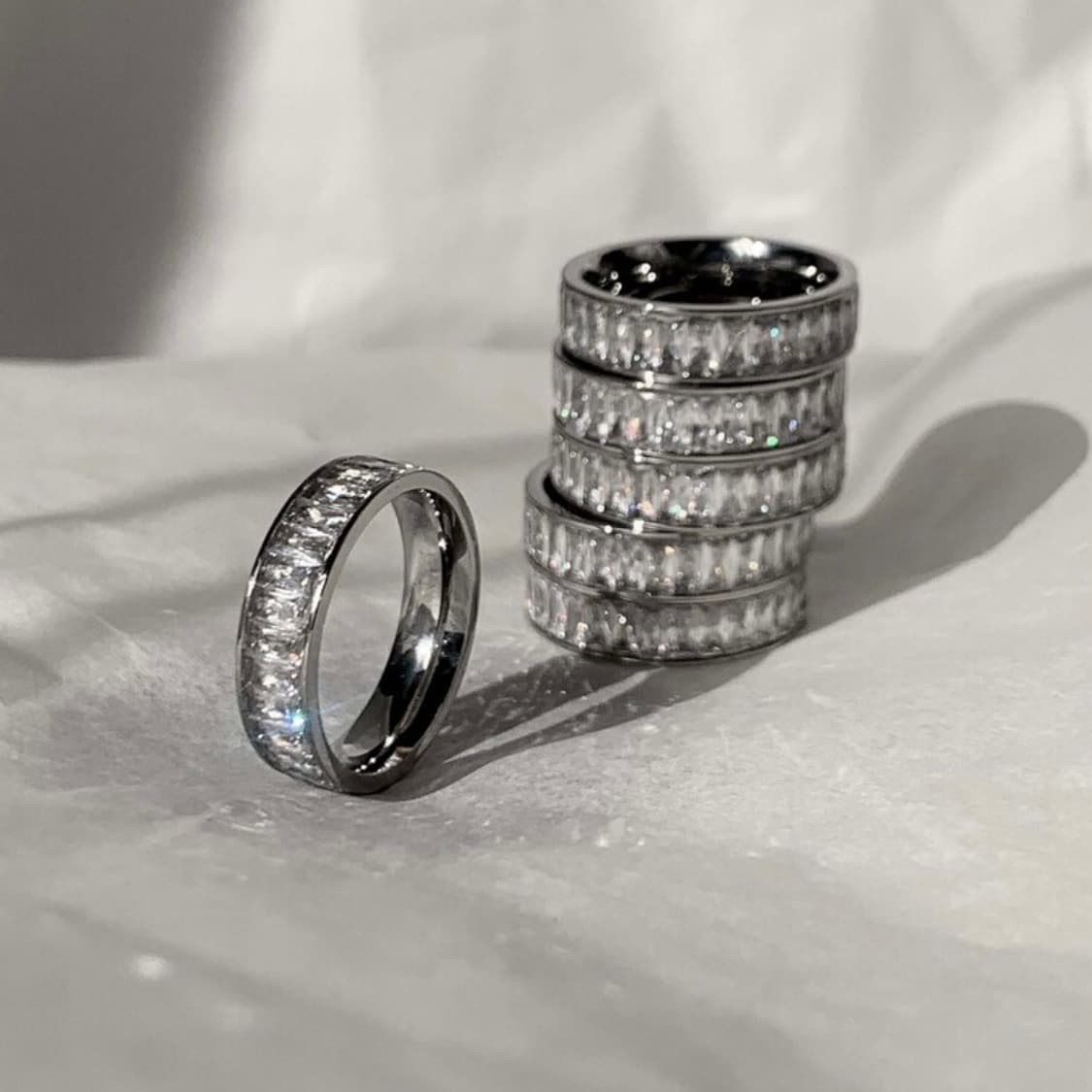 오퓨즈 라운드 큐빅링 반지 상품이미지1