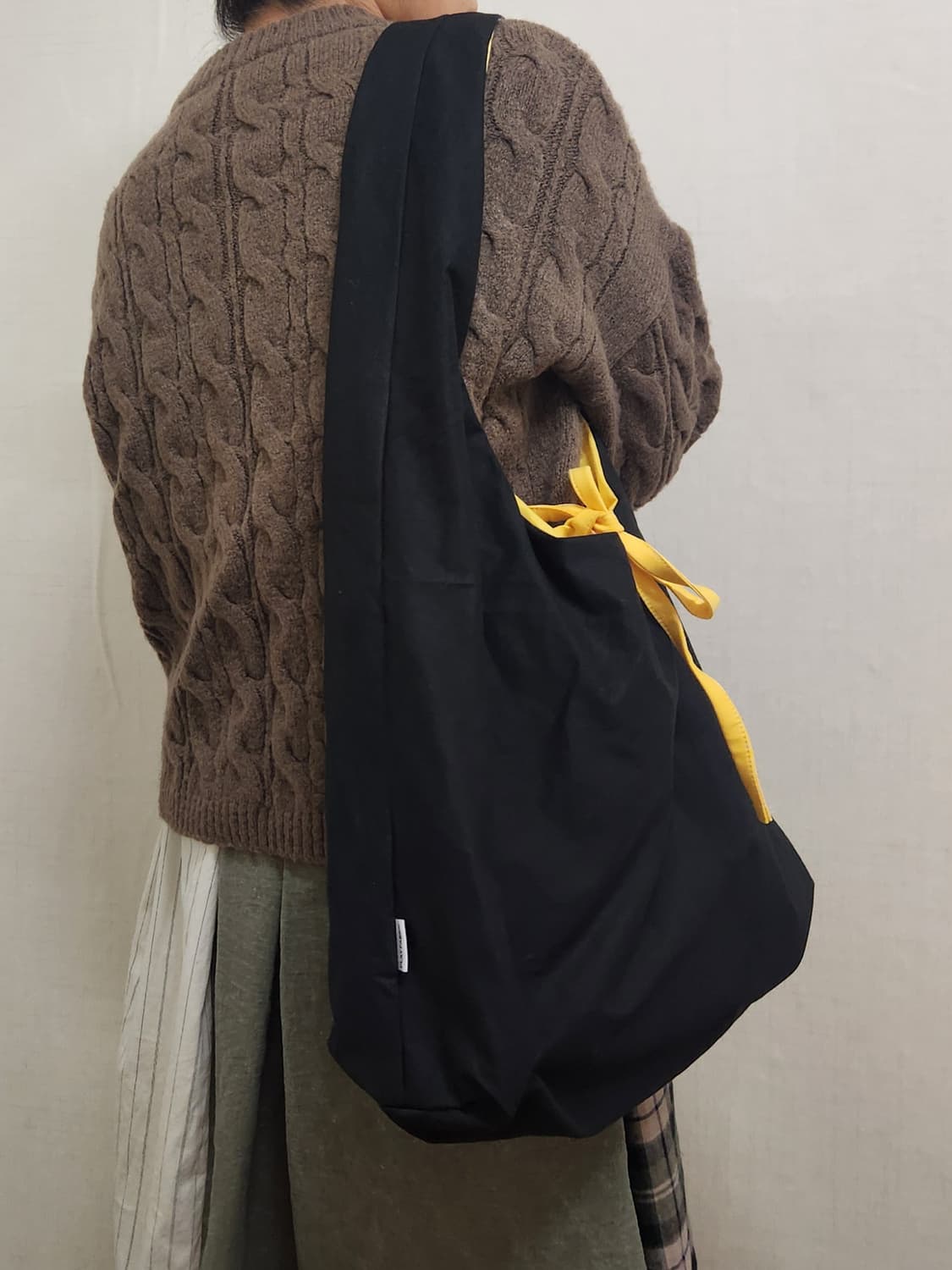 블랙 옐로우 데일리백 보부상백 휘뚜루마뚜루 숄더백 상품이미지3