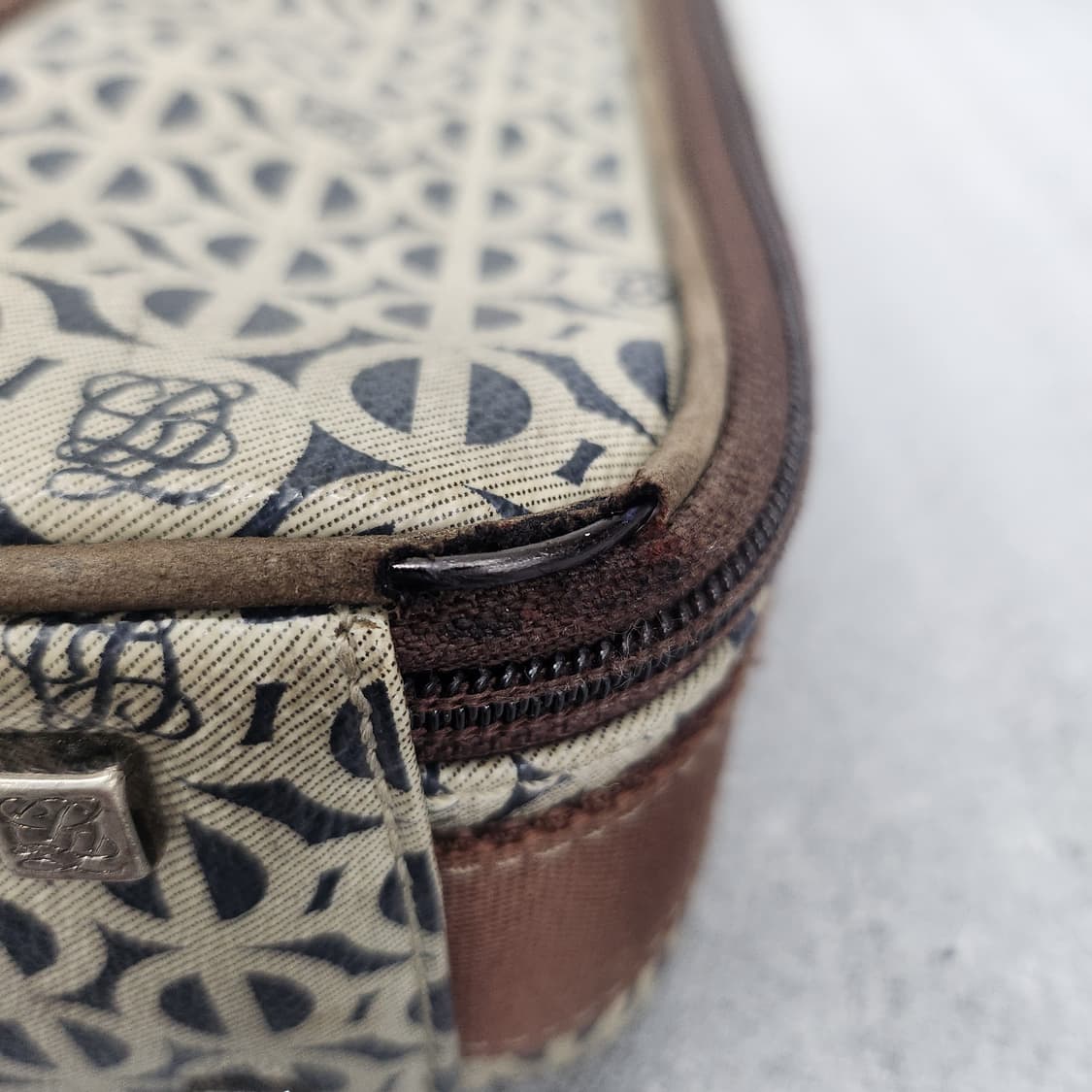 루이까또즈 모노그램 패턴 백 27x34cm 상품이미지10