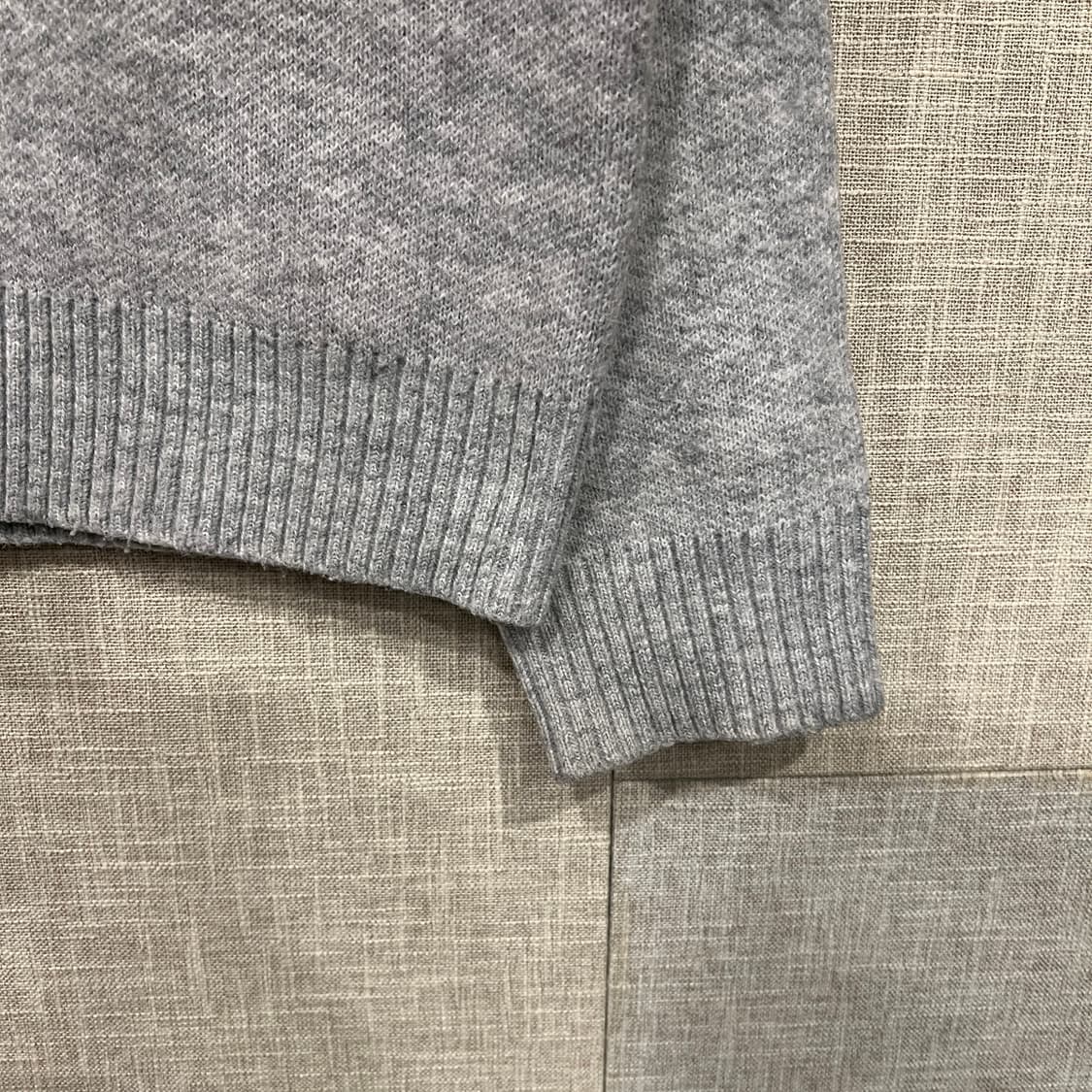 LEE 부클 빅로고 니트 라이트그레이 상품이미지5