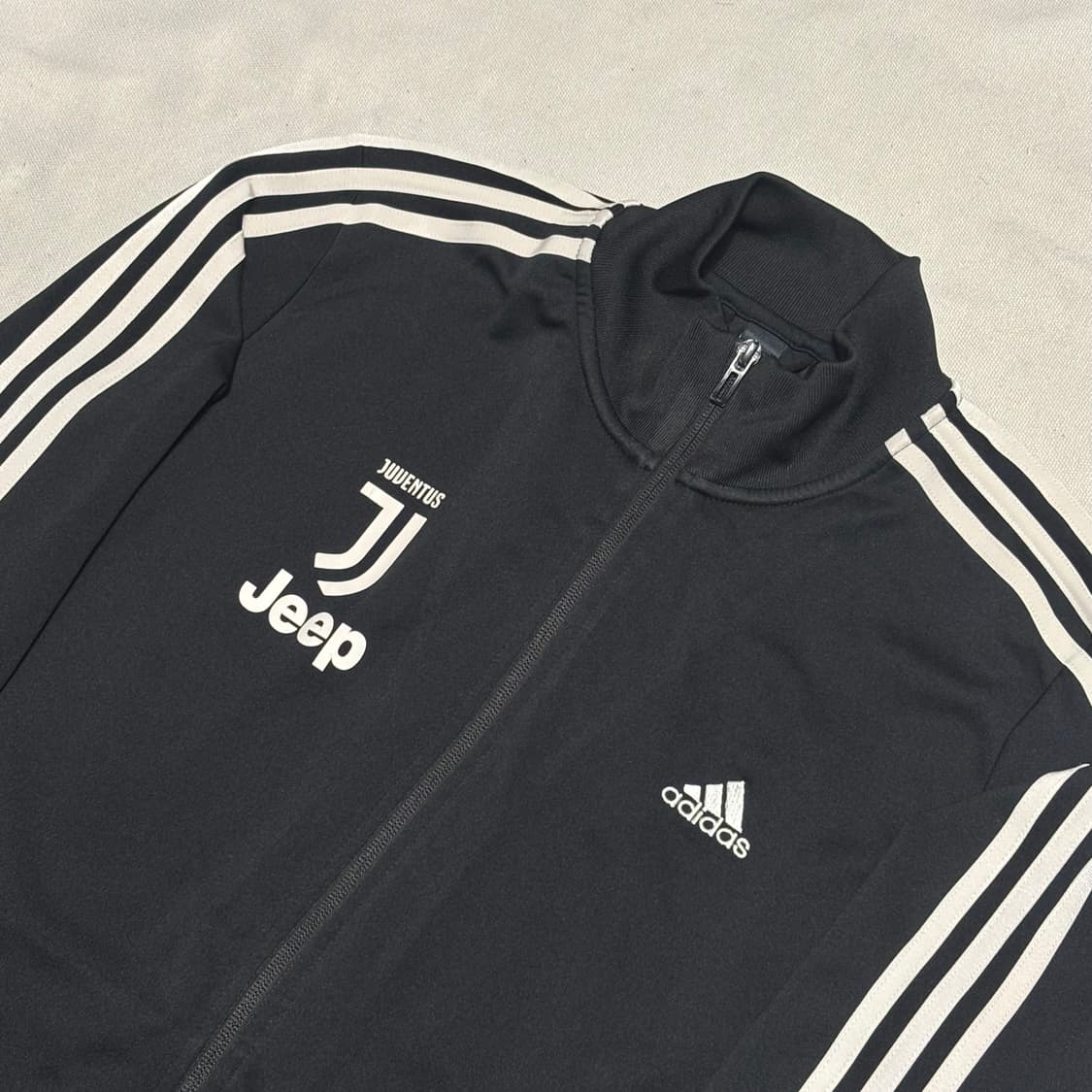 2XL 아디다스 유벤투스 블랙 트랙탑 상품이미지1