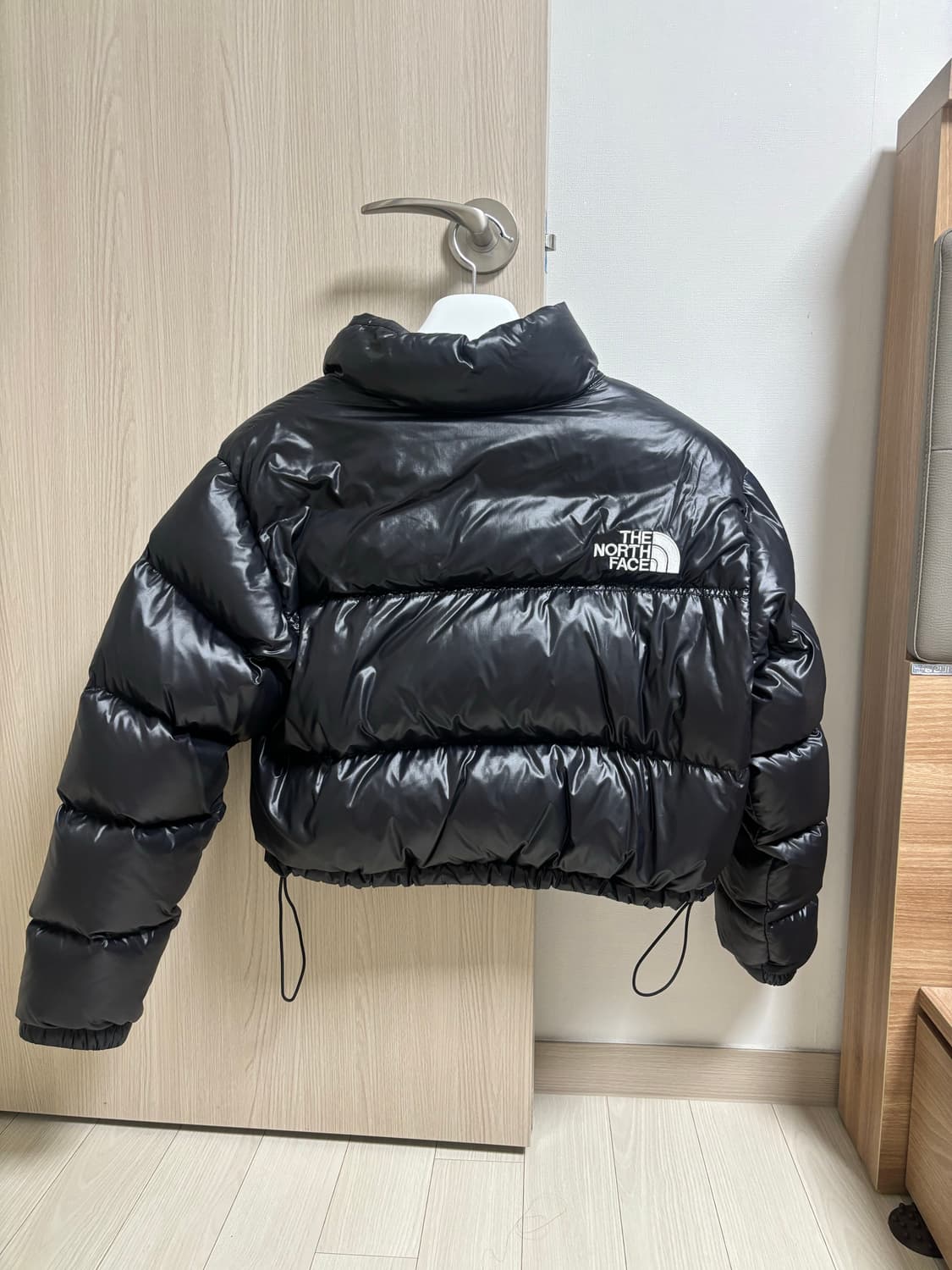 노스페이스 숏패딩(유광)L 상품이미지2