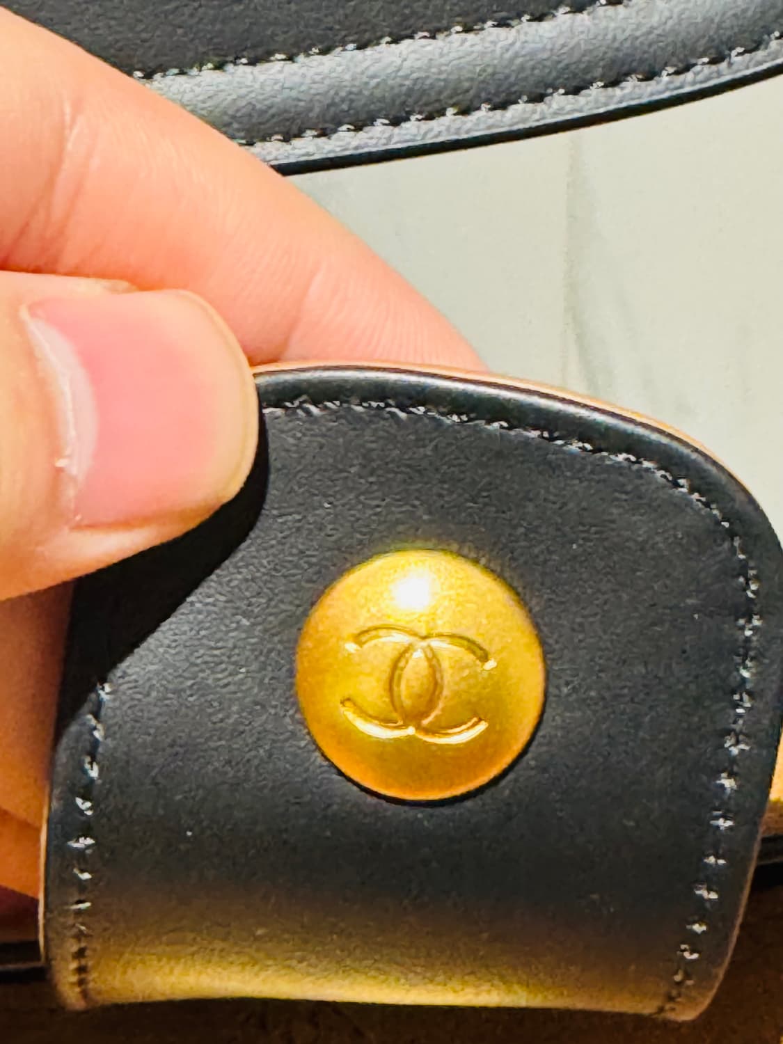 샤넬 공방 25A 스웨이드 스몰 숄더백 상품이미지4