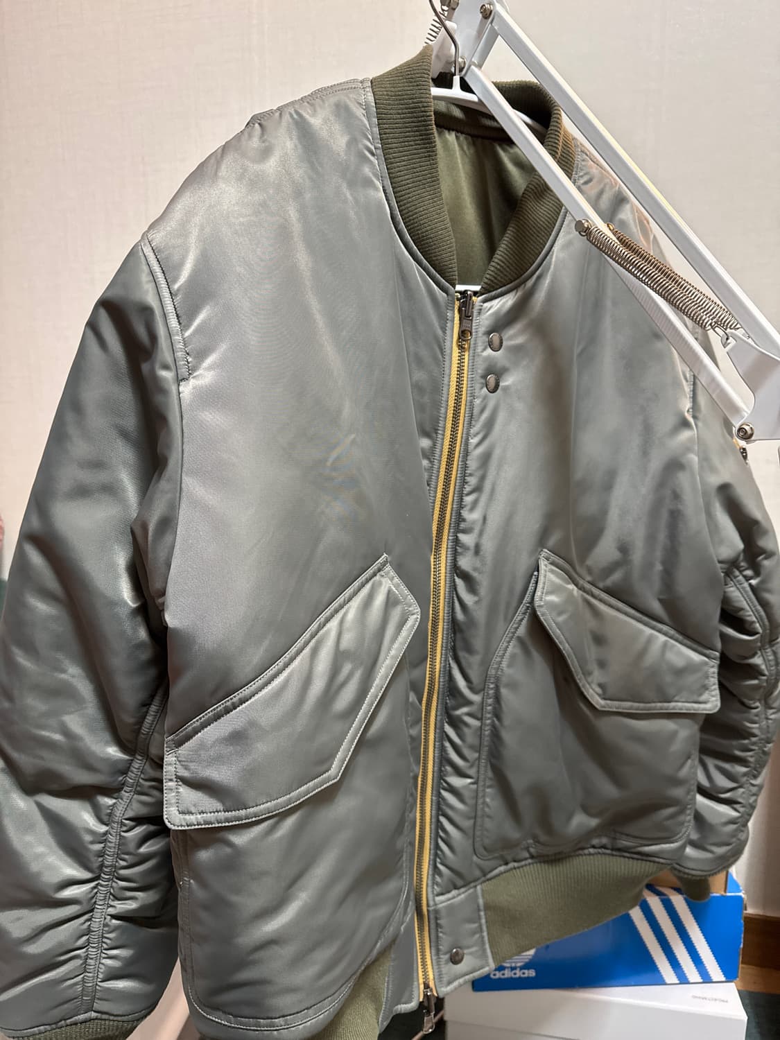 셔터(shirter) 리버시블 봄버 점퍼 세이지그린 S(1) 사이즈판매 상품이미지1