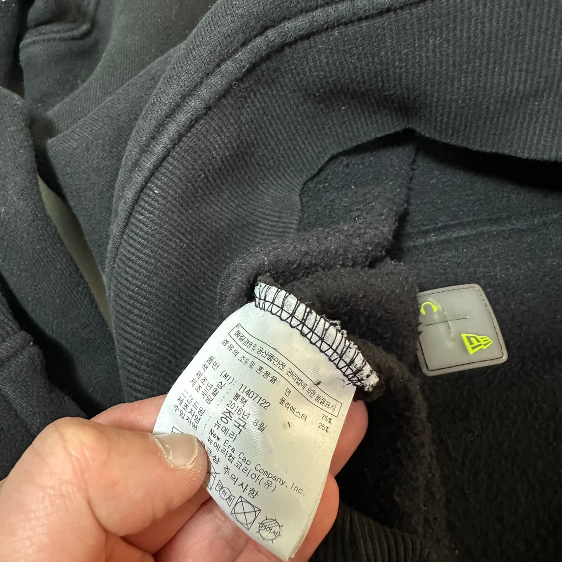 M 뉴에라 블랙 리얼페인팅 로고 스웻코튼 후드티 상품이미지8