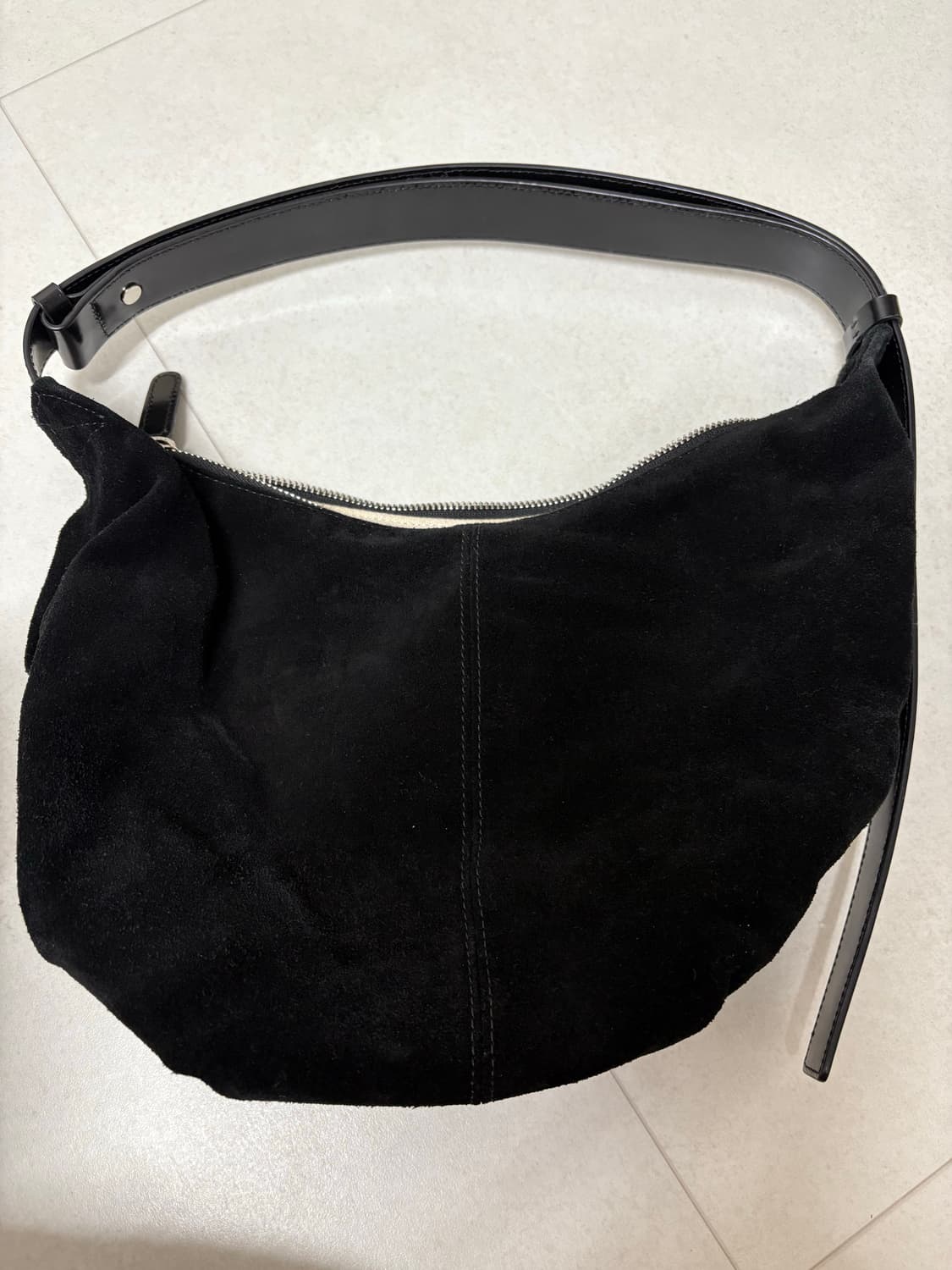 낫띵리튼 호보백 스웨이드블랙 상품이미지1