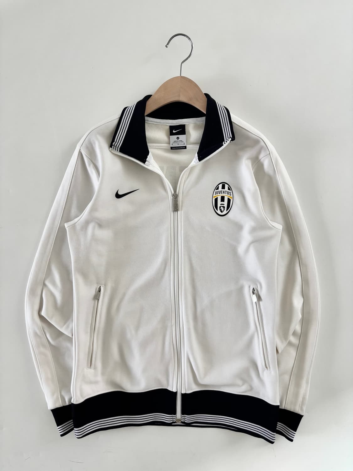 Nike 나이키 유벤투스로고 화이트블랙 트랙탑 상품이미지1