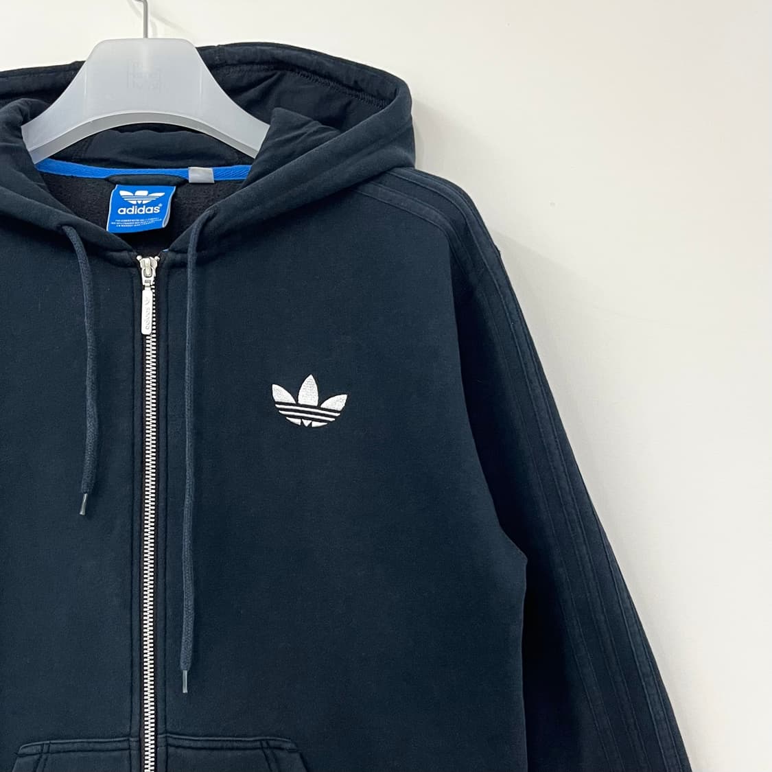 아디다스 파이어버드 자수로고 블랙 후드집업 상품이미지5