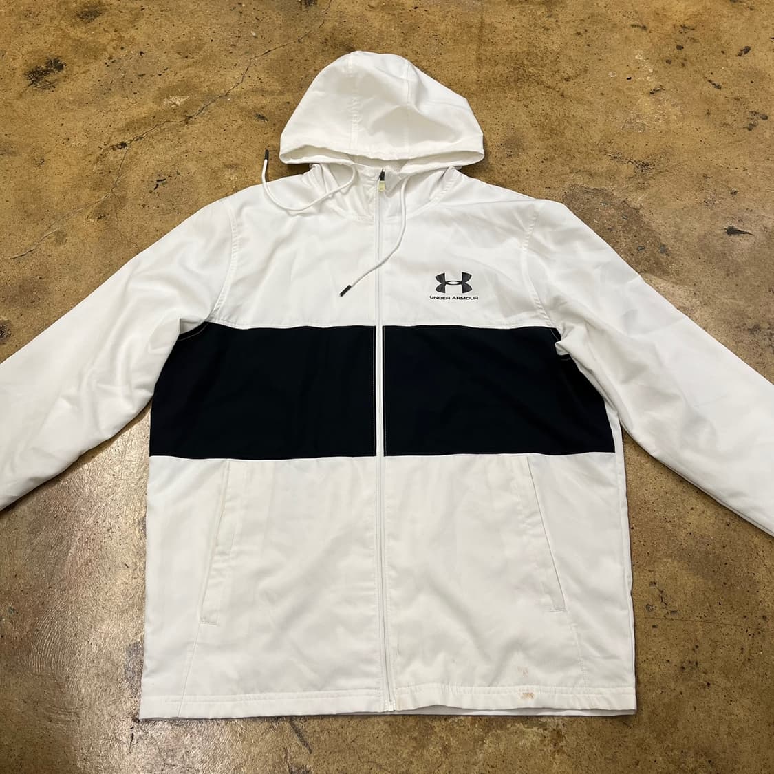 [정품/M] 언더아머 화이트 바람막이 후드 b16 상품이미지3