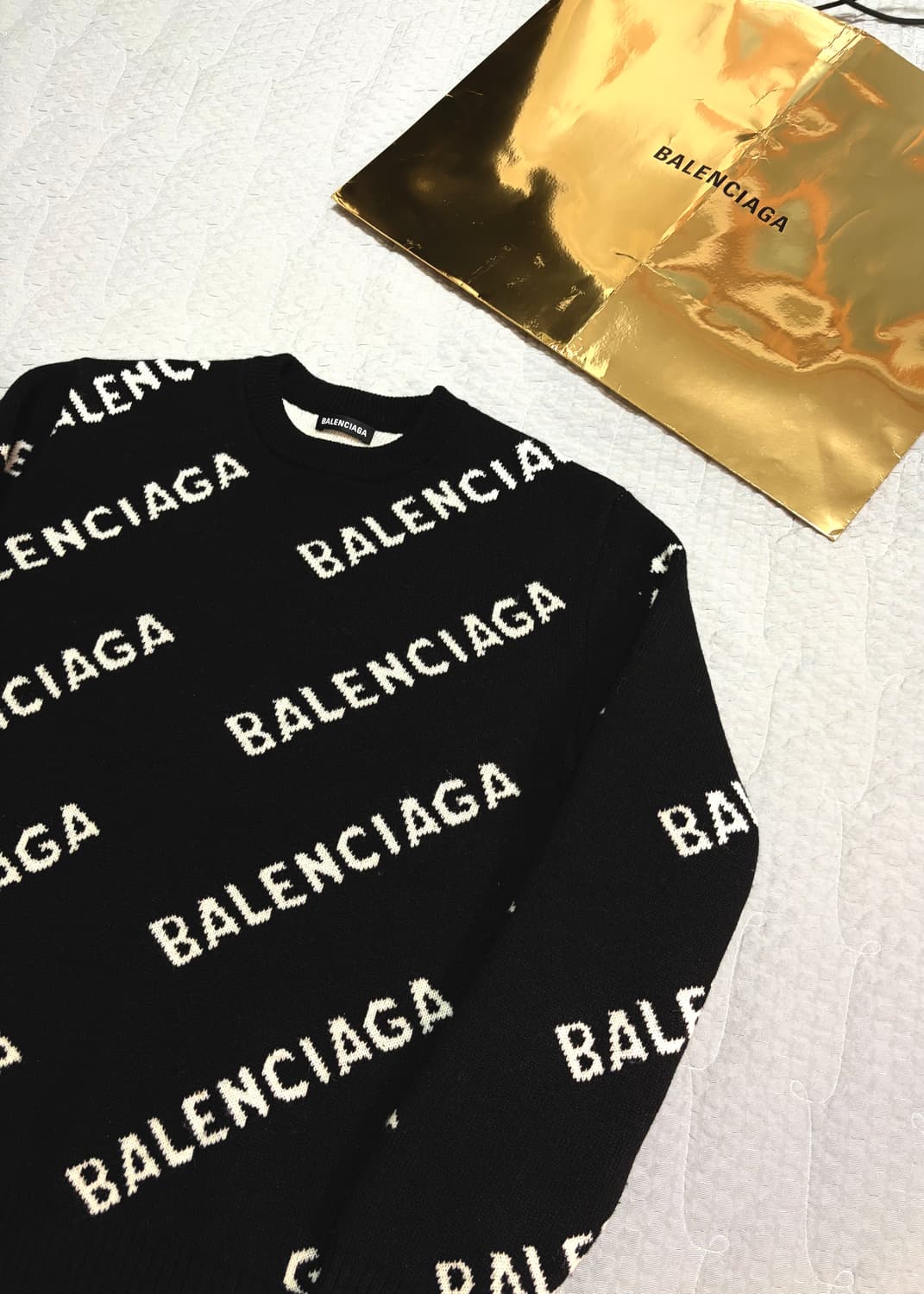 발렌시아가 멀티로고 니트 상품이미지1