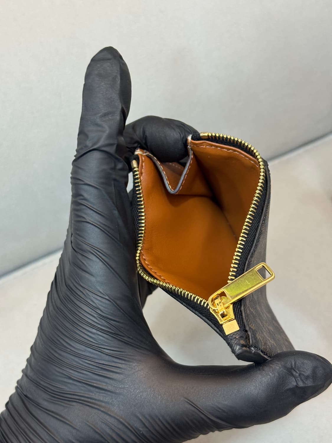 셀린느 지퍼 카드지갑  상품이미지4