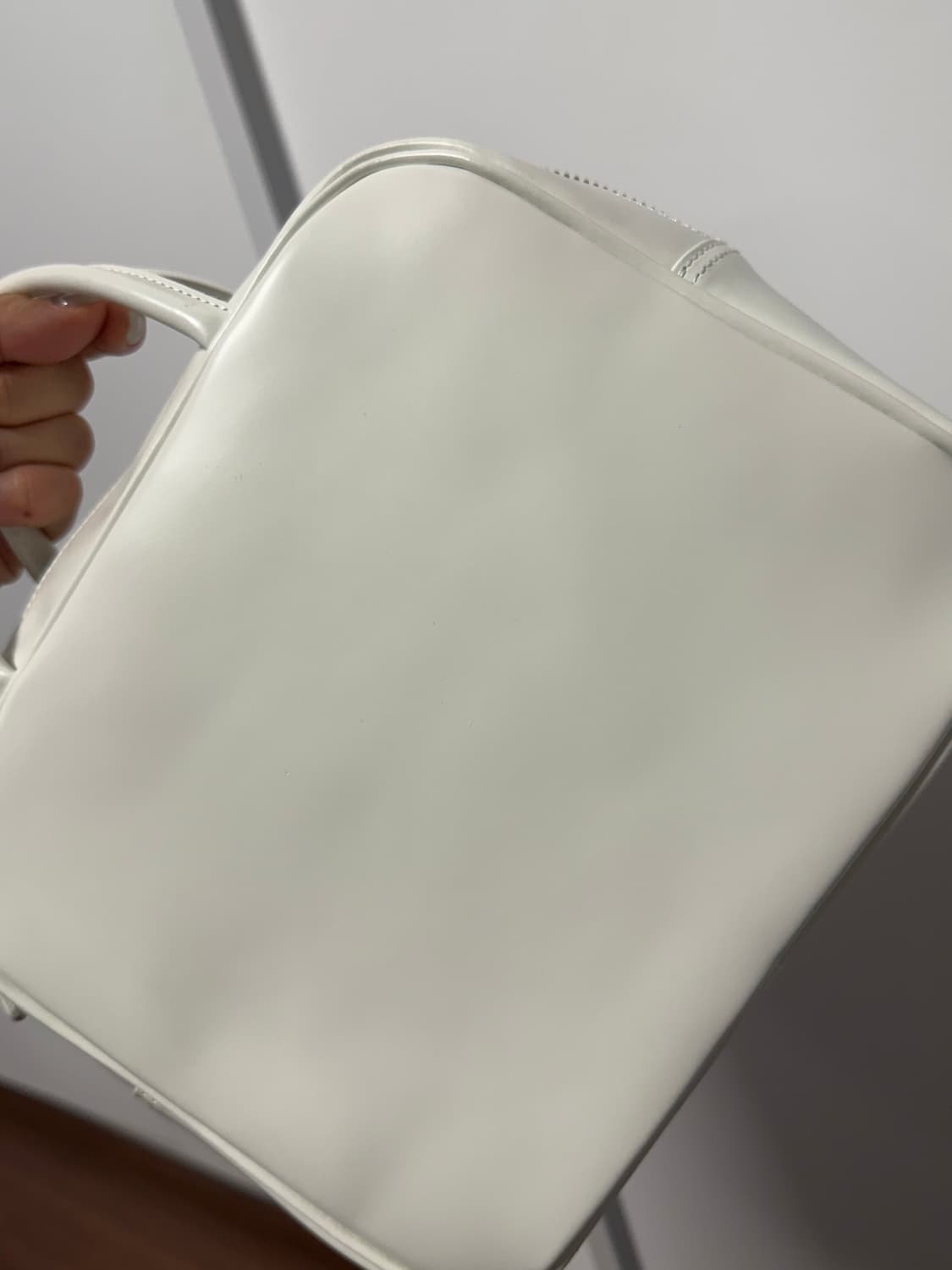 꼼데가르송 아오야마 2호 스퀘어 화이트 상품이미지4